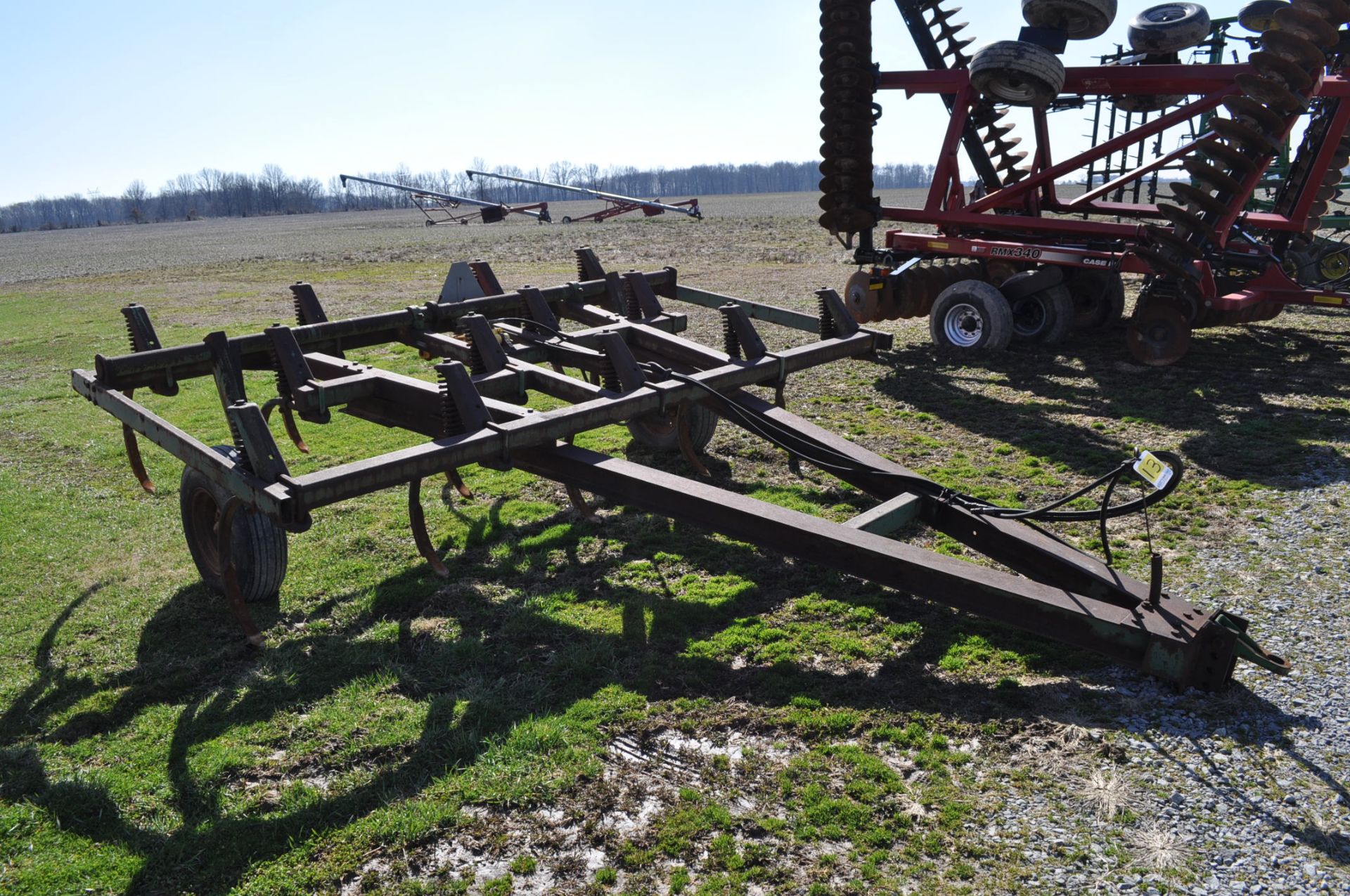 13 shank John Deere 1610 chisel plow - Image 4 of 4