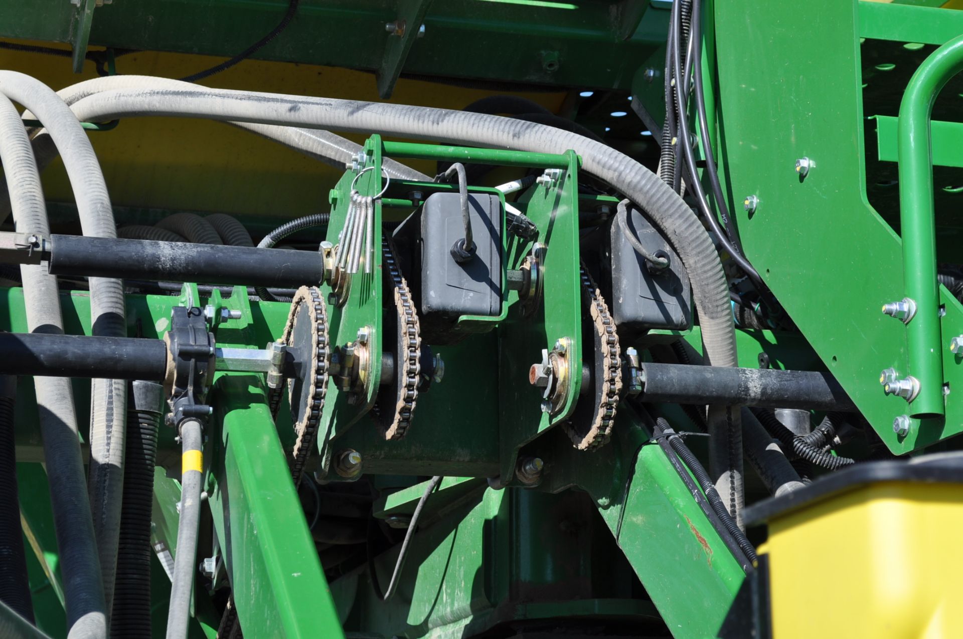 2014 John Deere 1790 planter, 16/32, no-till, CCS, pneumatic down pressure, 2 pt, marker - Image 11 of 11