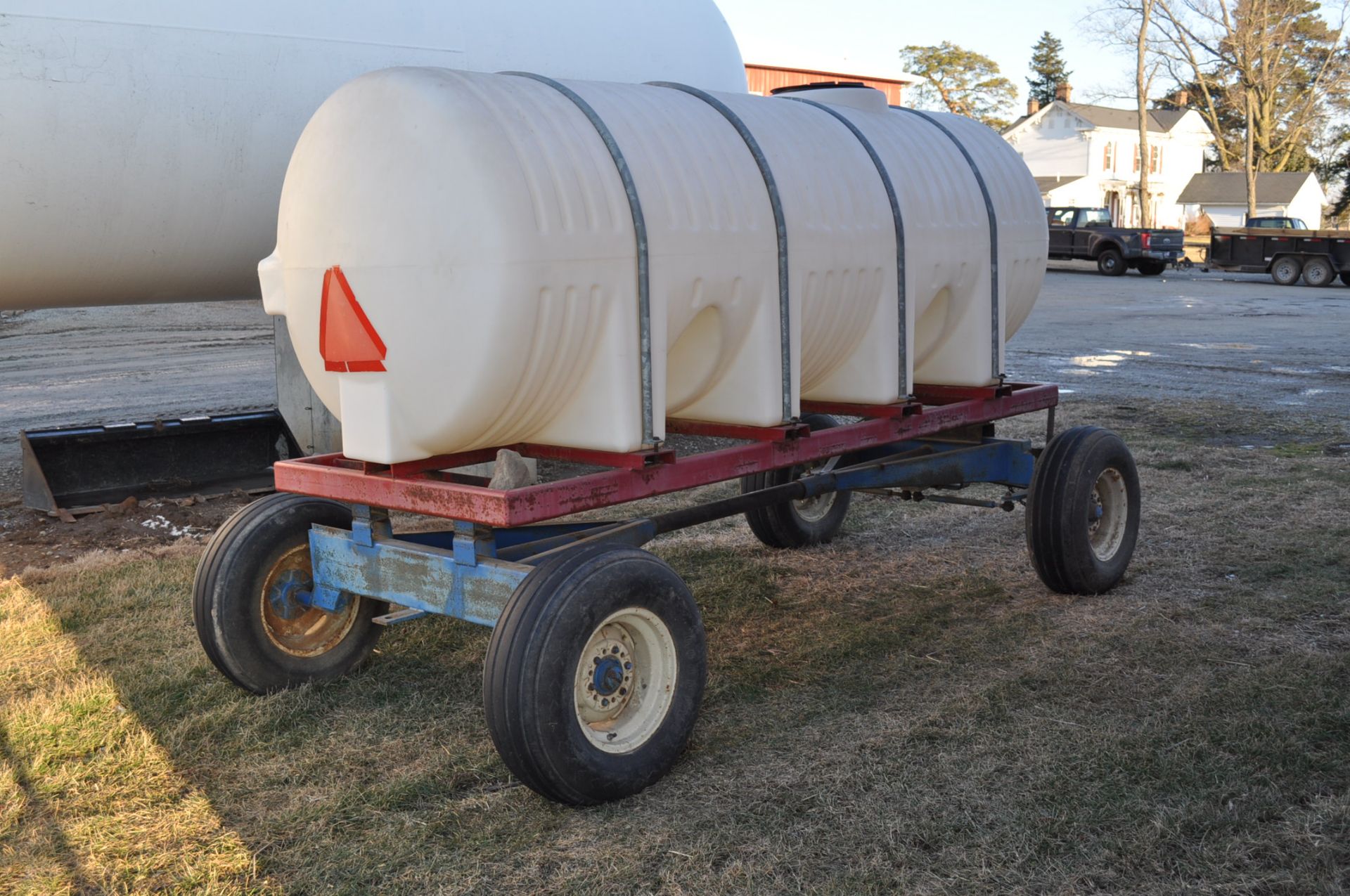 1,000 gal poly leg tank on DMI G-866 running gear, 11L-15 tires - Doug Miller • 740-505-1835 • - Image 3 of 4