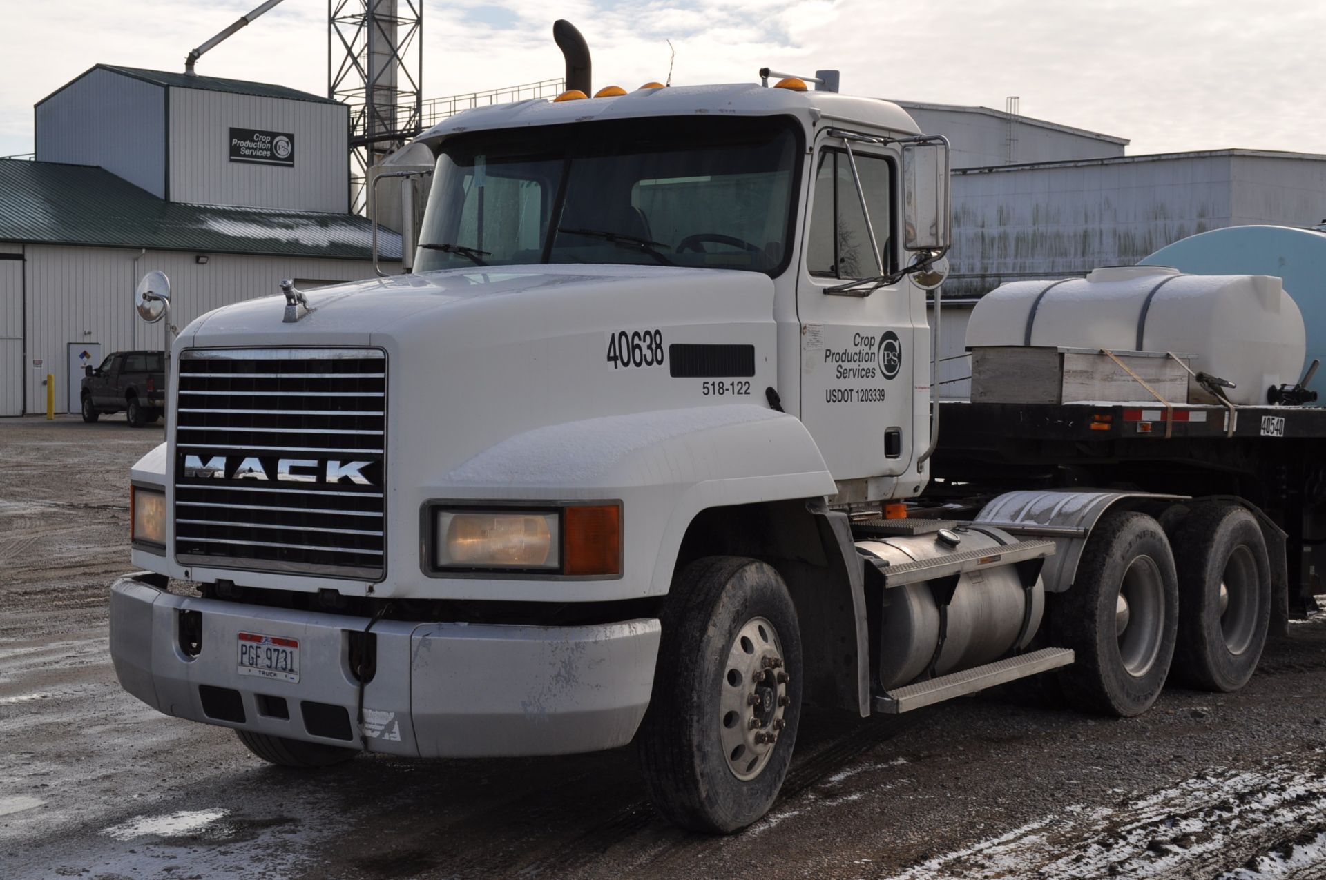 2000 Mack CH613 daycab semi truck, Mack engine, Eaton 10 speed, air ride, twin screw, 22.5 tires,