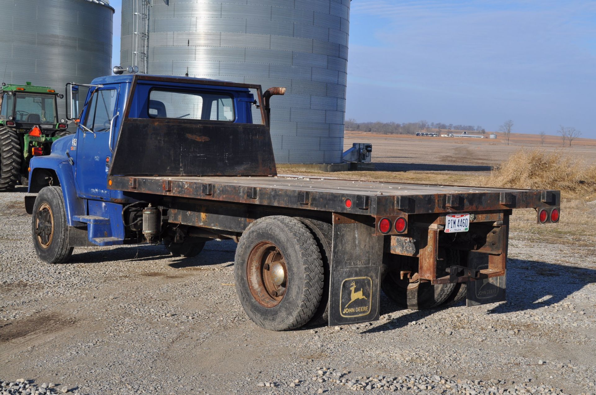 1988 International S1900 straight truck, single axle, DT 466, 5 speed, PTO, air brake, spring - Image 3 of 3