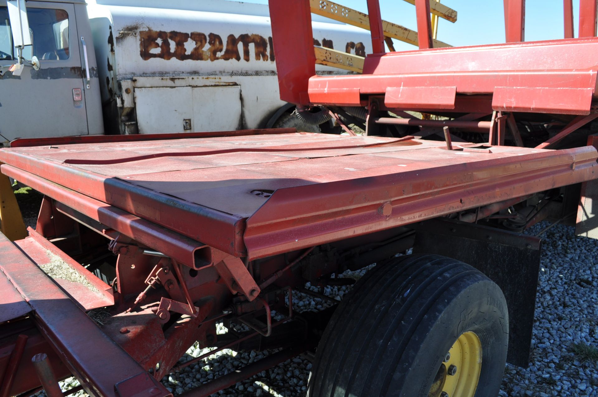 New Holland 1068 Hayliner stack wagon, diesel, 825-20 duals, 36x16.00-17.5 front, 9604 hrs, SN 1988 - Image 26 of 32