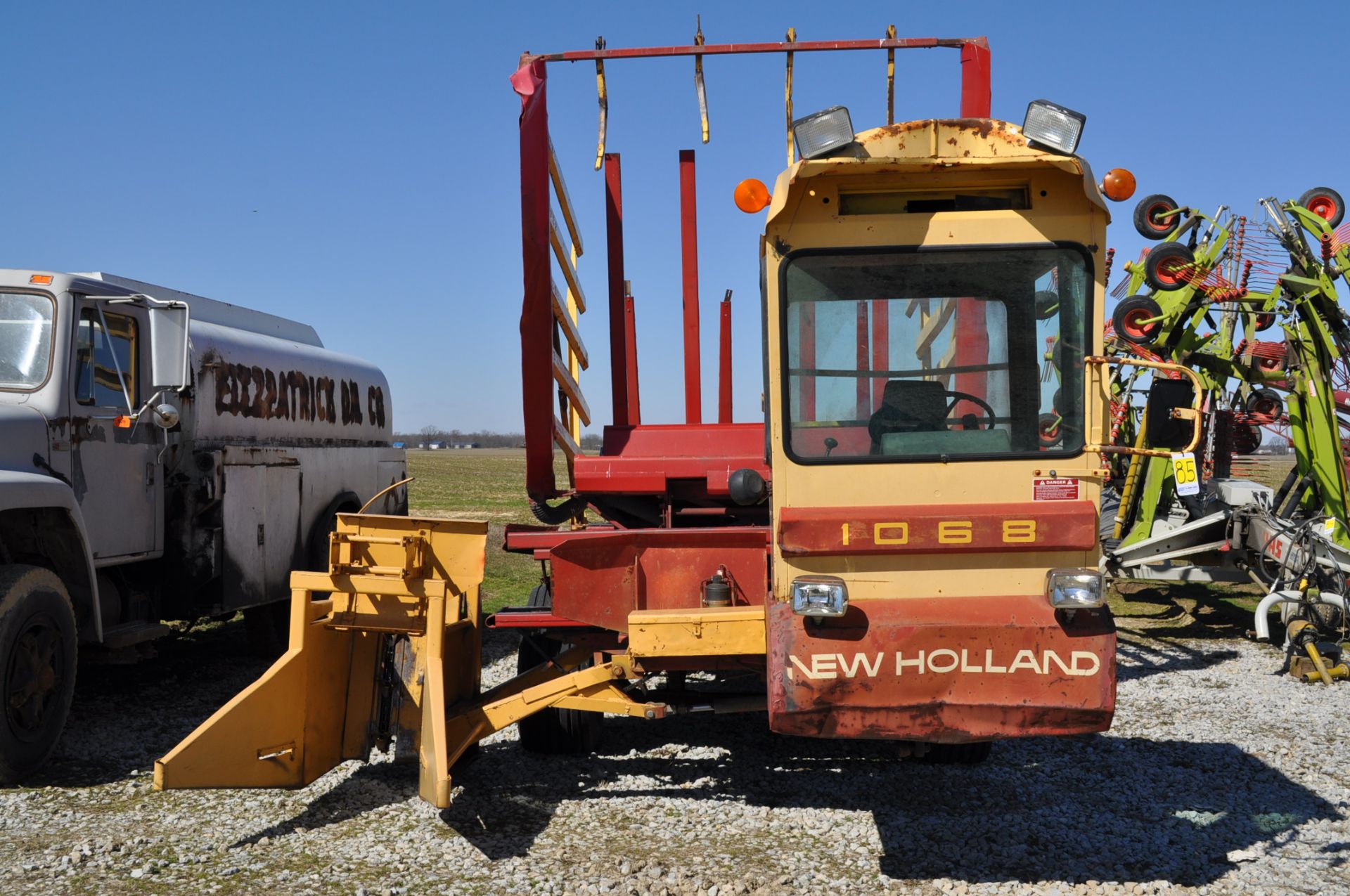 New Holland 1068 Hayliner stack wagon, diesel, 825-20 duals, 36x16.00-17.5 front, 9604 hrs, SN 1988 - Image 3 of 32