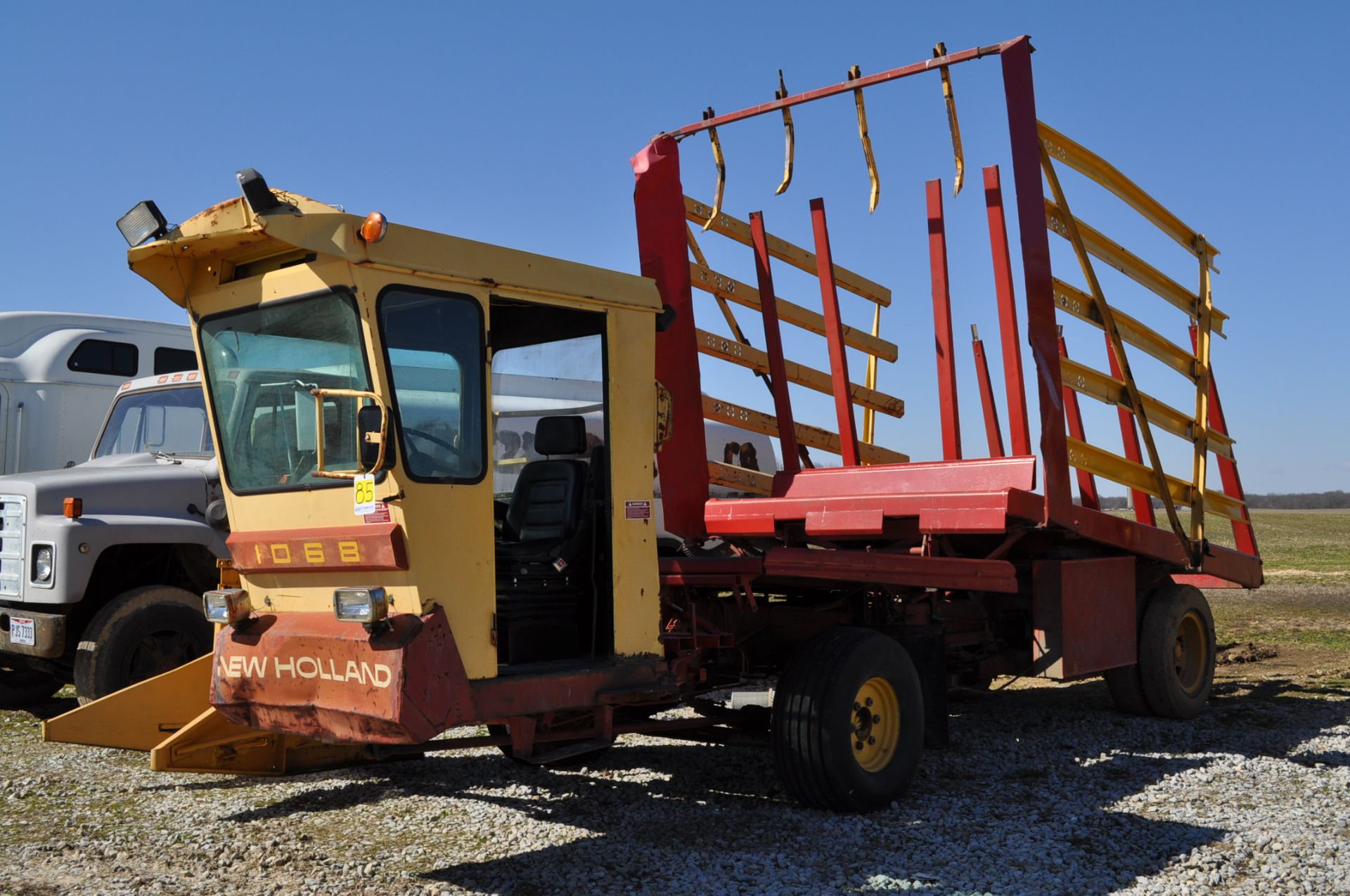 New Holland 1068 Hayliner stack wagon, diesel, 825-20 duals, 36x16.00-17.5 front, 9604 hrs, SN 1988 - Image 2 of 32