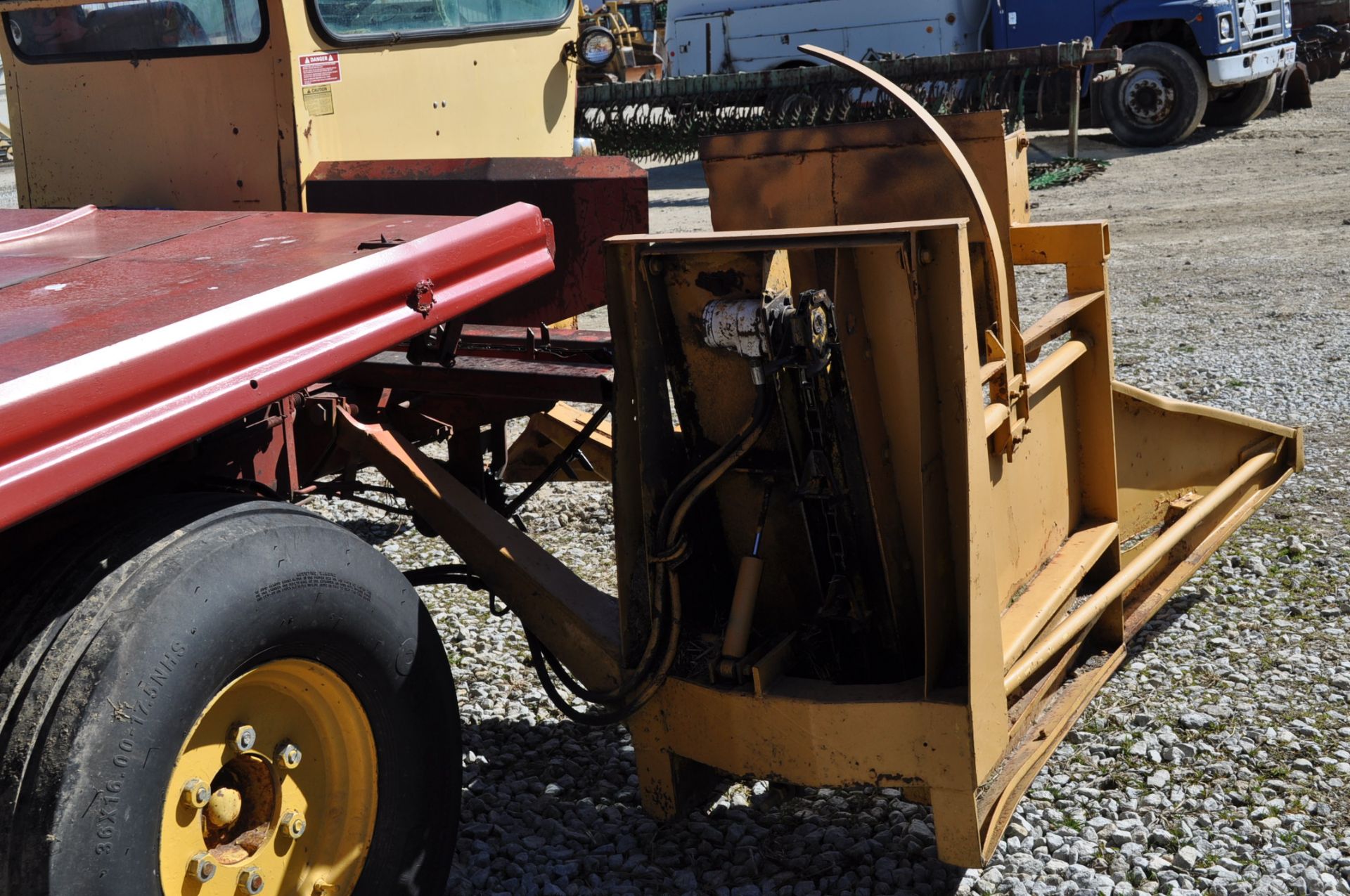 New Holland 1068 Hayliner stack wagon, diesel, 825-20 duals, 36x16.00-17.5 front, 9604 hrs, SN 1988 - Image 12 of 32