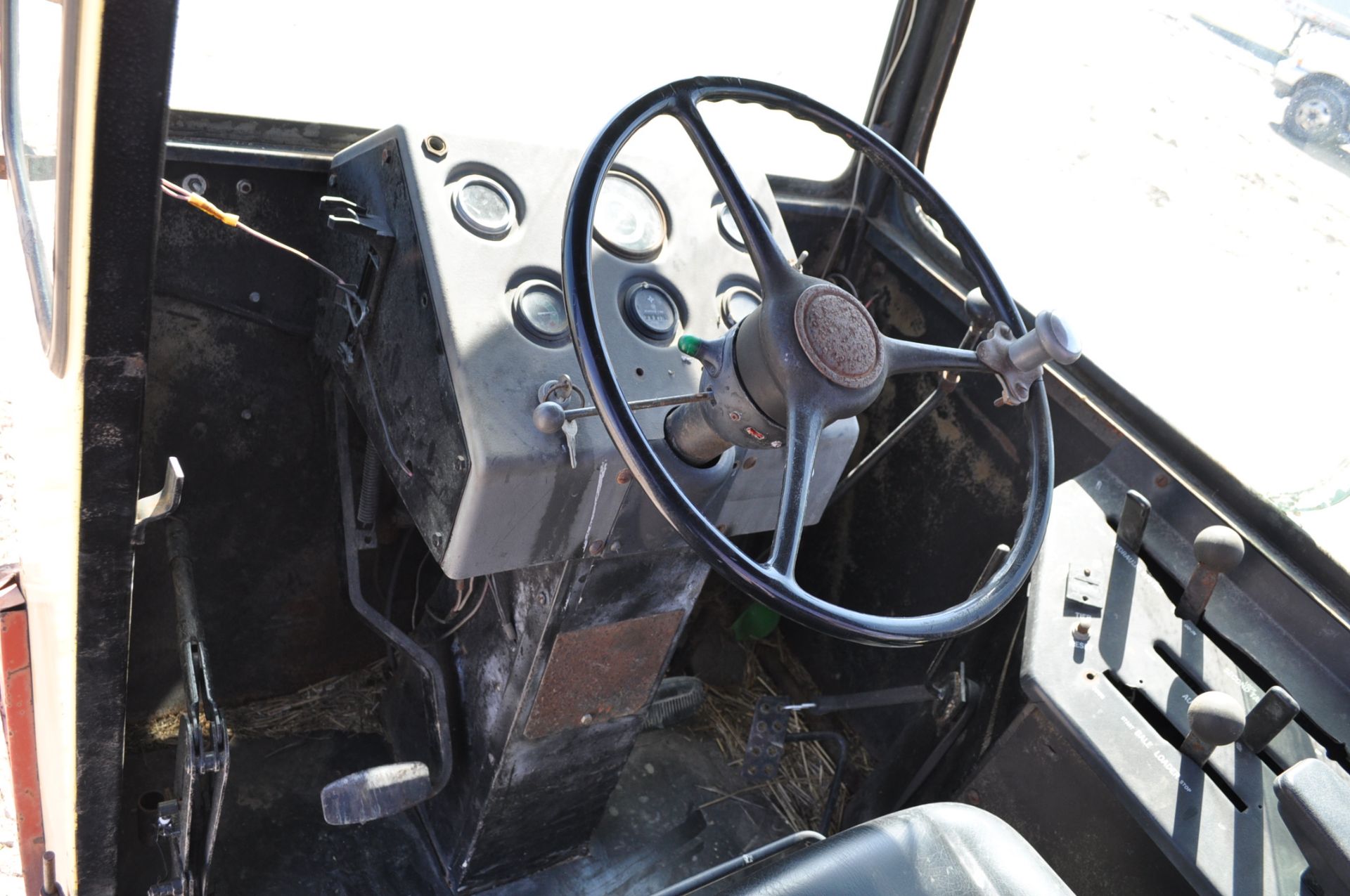 New Holland 1068 Hayliner stack wagon, diesel, 825-20 duals, 36x16.00-17.5 front, 9604 hrs, SN 1988 - Image 19 of 32