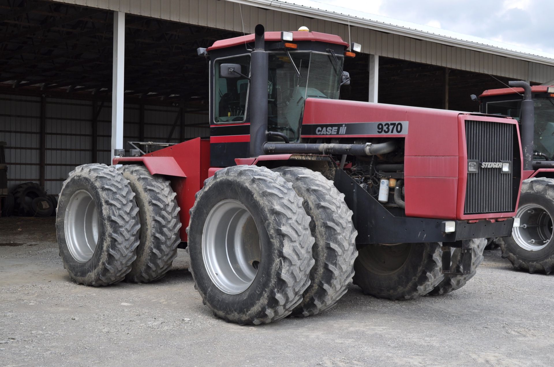 Case International 9370 4WD tractor, 8753 hrs, CHA, 4 hyd remotes, PTO, 20.8-42 duals, SN