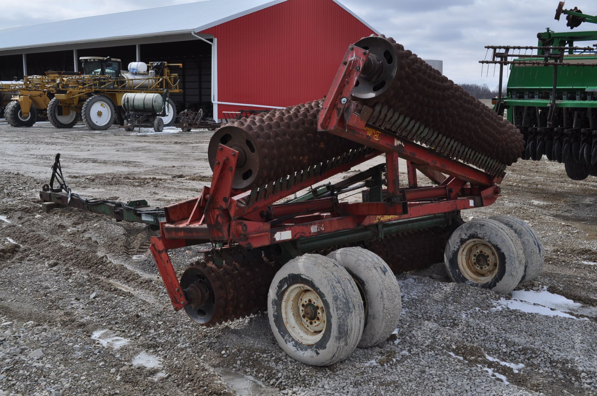 34’ Brillion XL packer, X-fold, notched solid wheels, hyd fold, hyd raise - Image 2 of 9