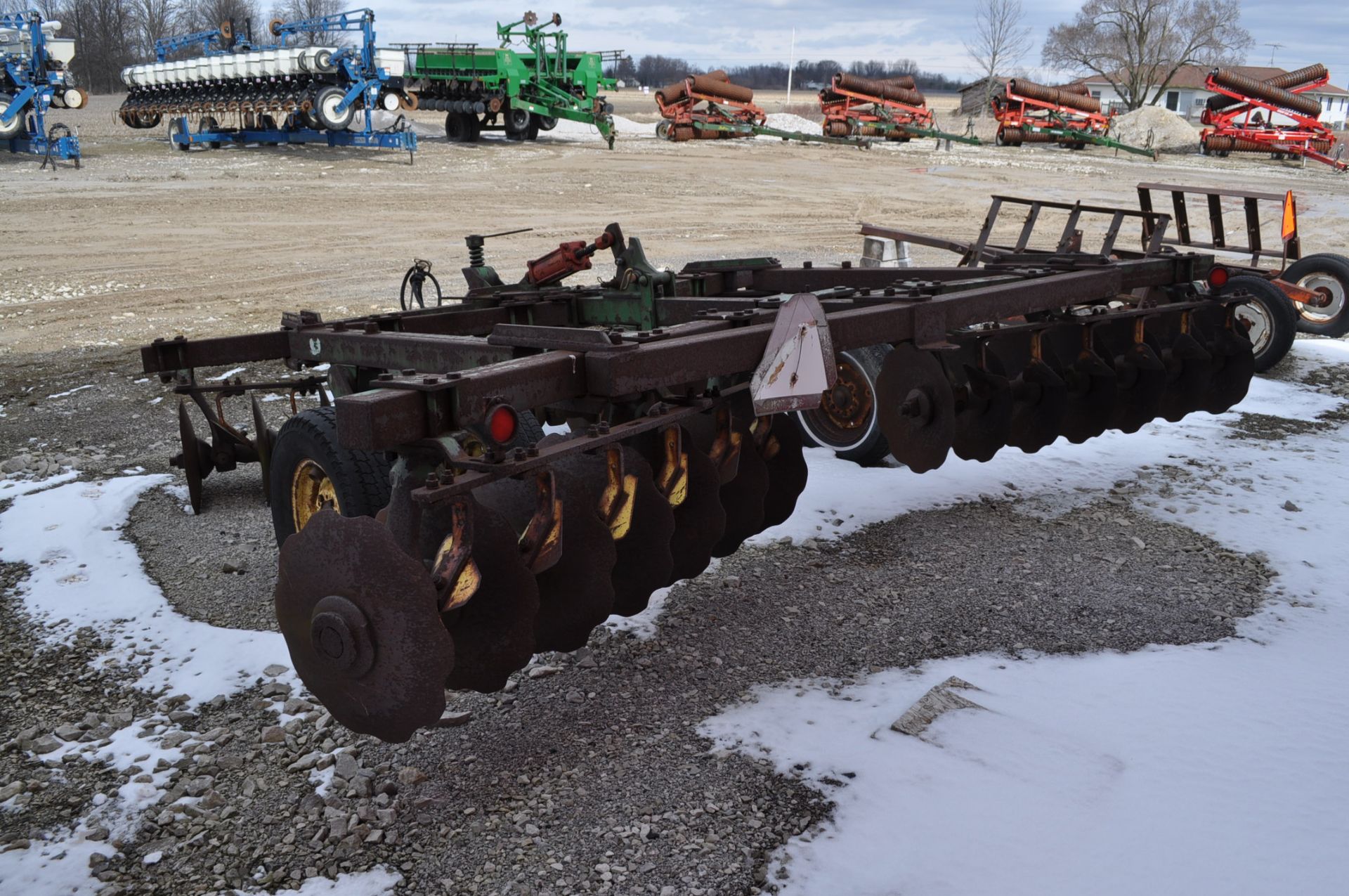 15’ John Deere disc, notched blades, hyd raise - Image 3 of 6