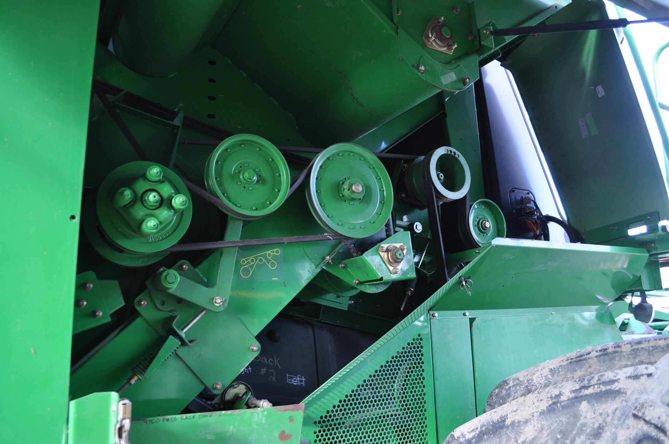 John Deere 9760 combine, 4x4, 2836 eng, 1913 sep, XL unload, yield