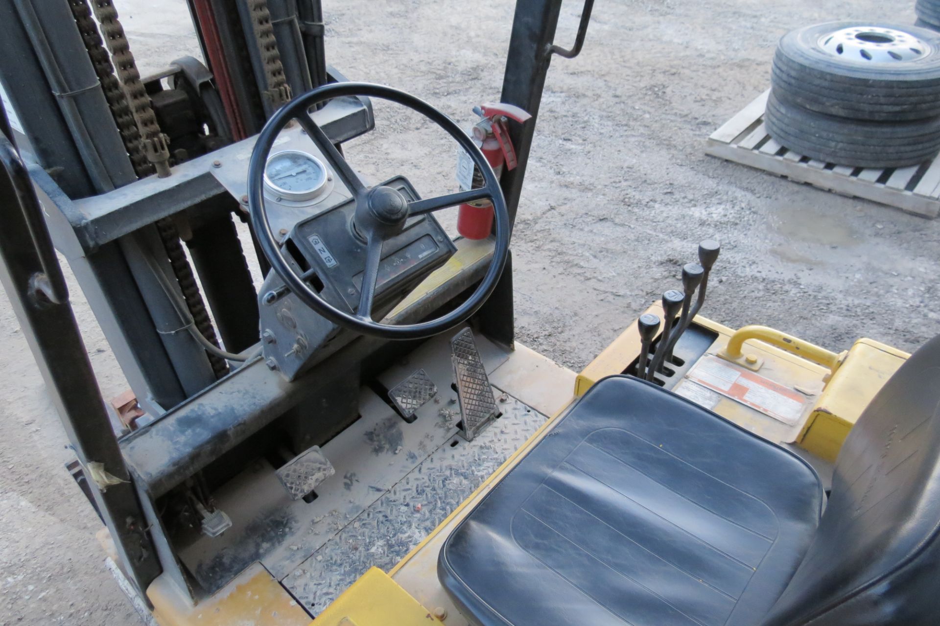 Cat GC25 forklift, 5000 lb cap, 3 stage mast, solid tires, LP, sideshift, sells with LP tank - Image 10 of 10