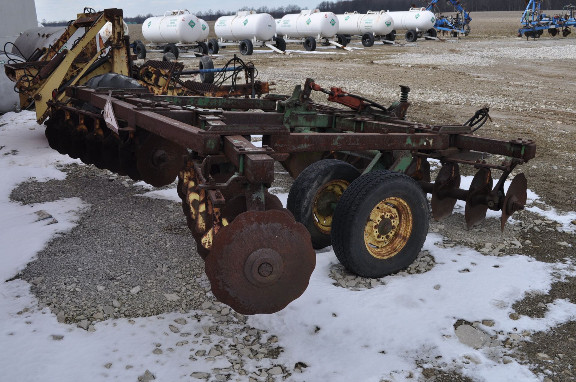 15’ John Deere disc, notched blades, hyd raise - Image 4 of 6