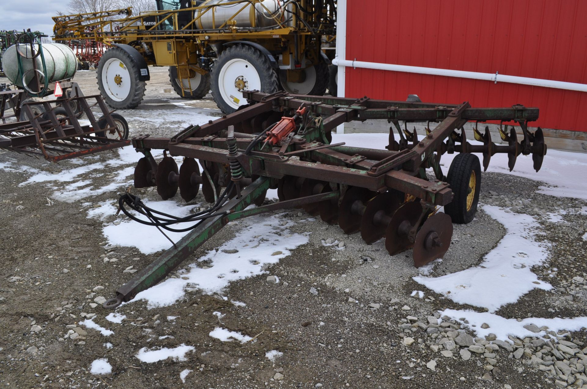 15’ John Deere disc, notched blades, hyd raise - Image 2 of 6