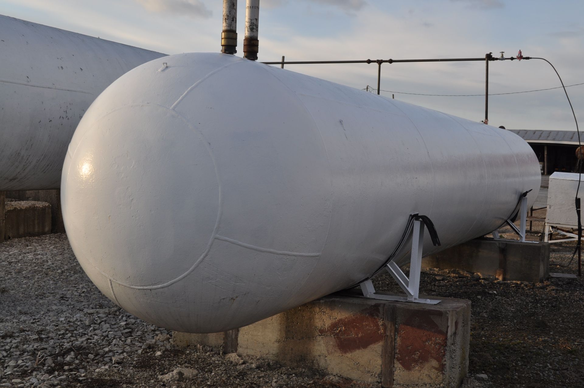 6000 gal propane tank, tank only no plumbing, 30 day removal, Located in Elyria Ohio - Image 5 of 6