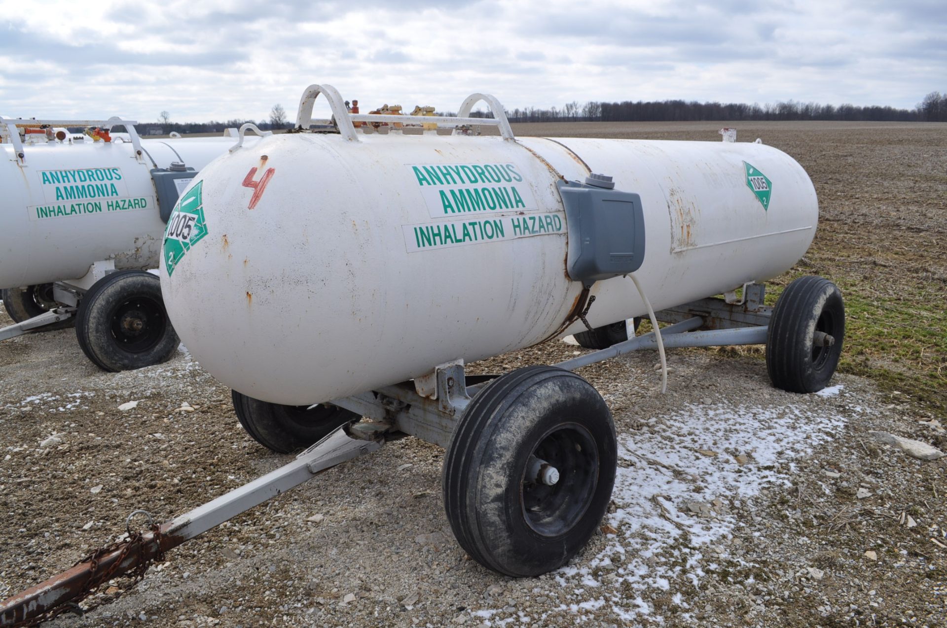 1000 gal NH3 tanks on running gear