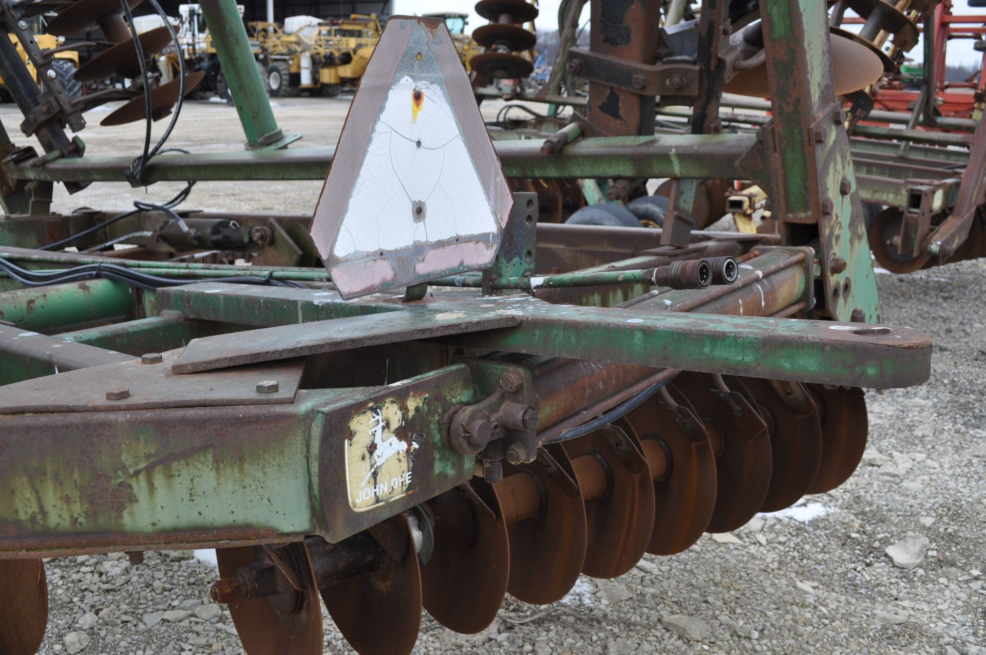 30’ John Deere 330 disc, 9” spacing, hyd fold, rear hitch - Image 10 of 12