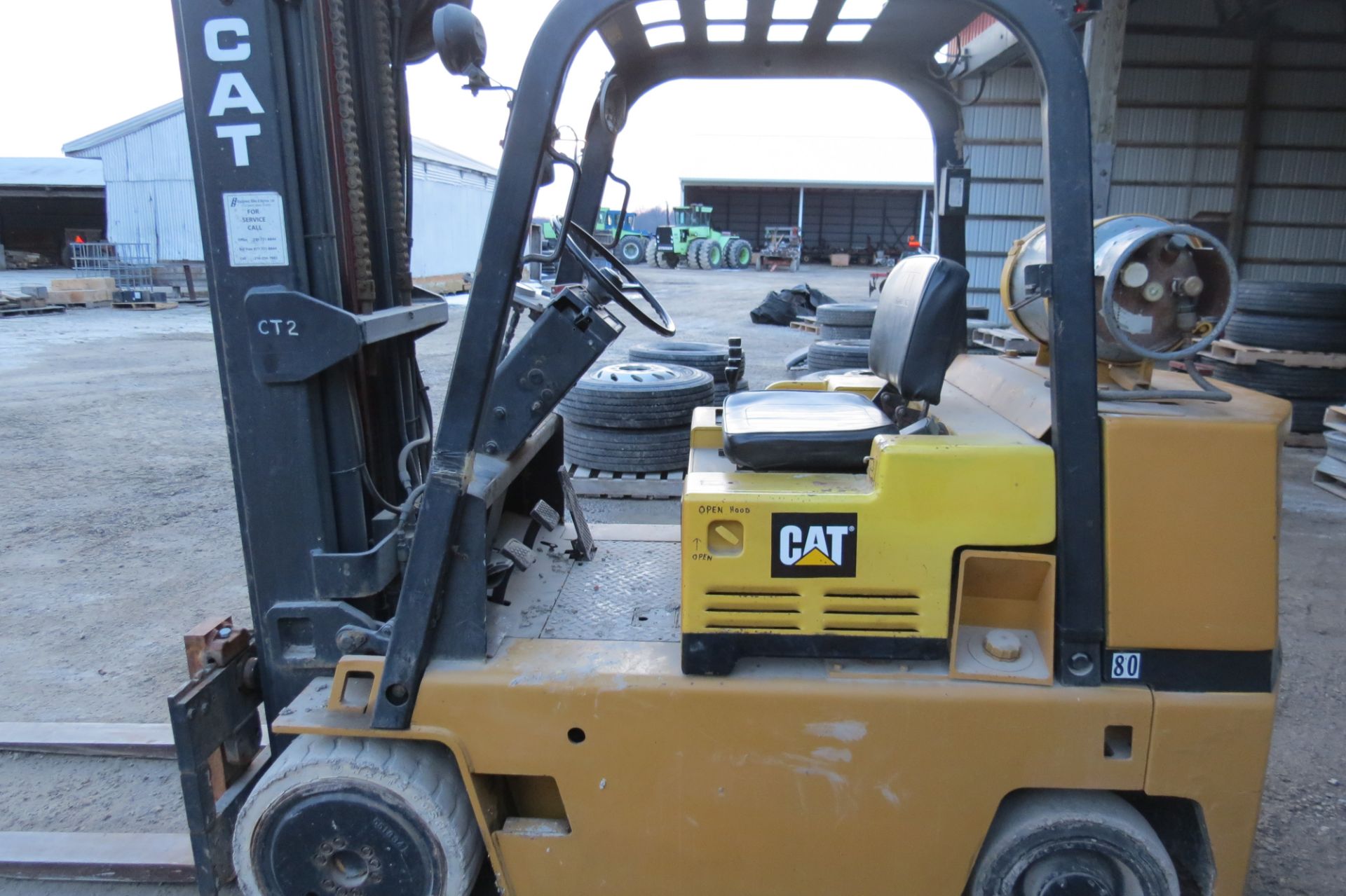 Cat GC25 forklift, 5000 lb cap, 3 stage mast, solid tires, LP, sideshift, sells with LP tank - Image 2 of 10