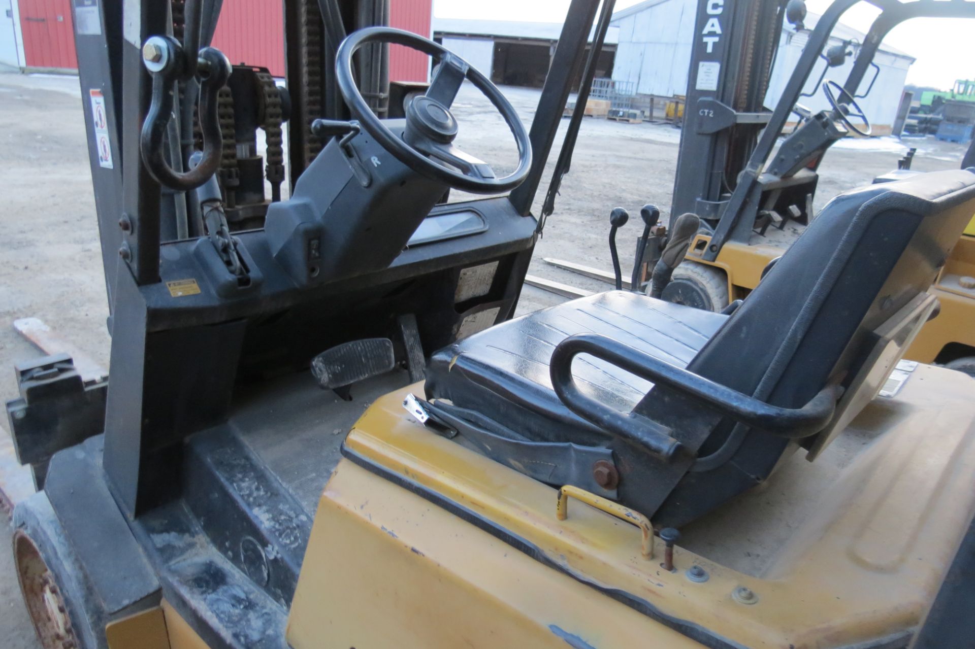 Yale forklift, 4500 lb cap, 3 stage mast, solid tires, LP, 7’ forks, sells with LP tank - Image 4 of 12