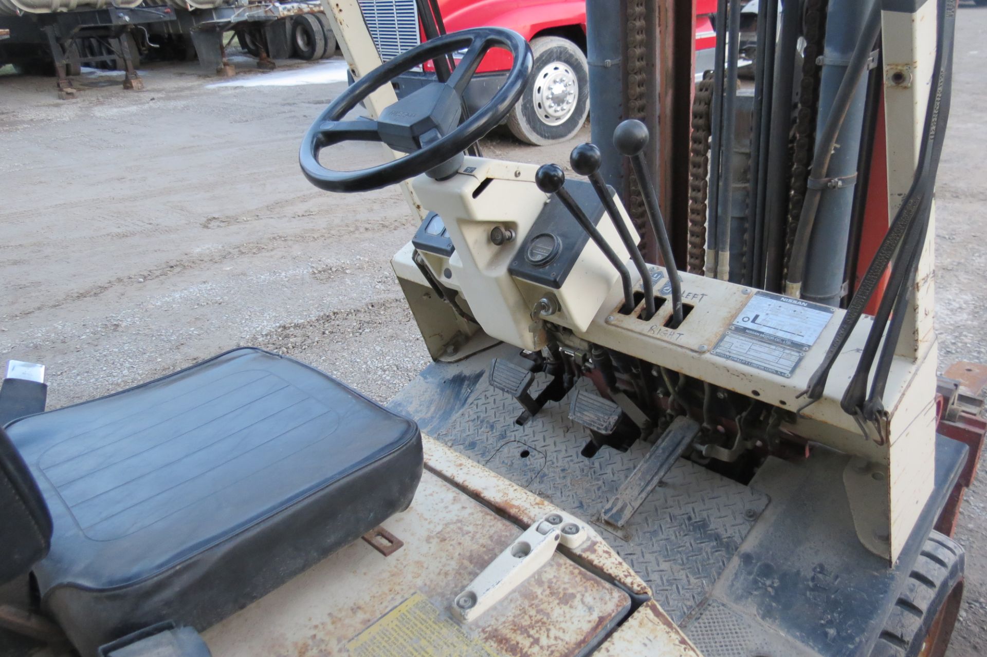Nissan 80 forklift, 6950 lb cap, 3 stage mast, solid tire, LP, sideshift, 2 speed, sells with LP - Image 6 of 9