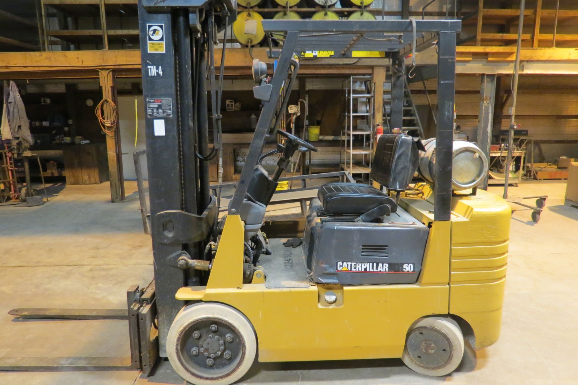 Cat T80D forklift, 8000 lb cap, 3 stage mast, solid tired, LP, sells with LP tank - Image 2 of 11