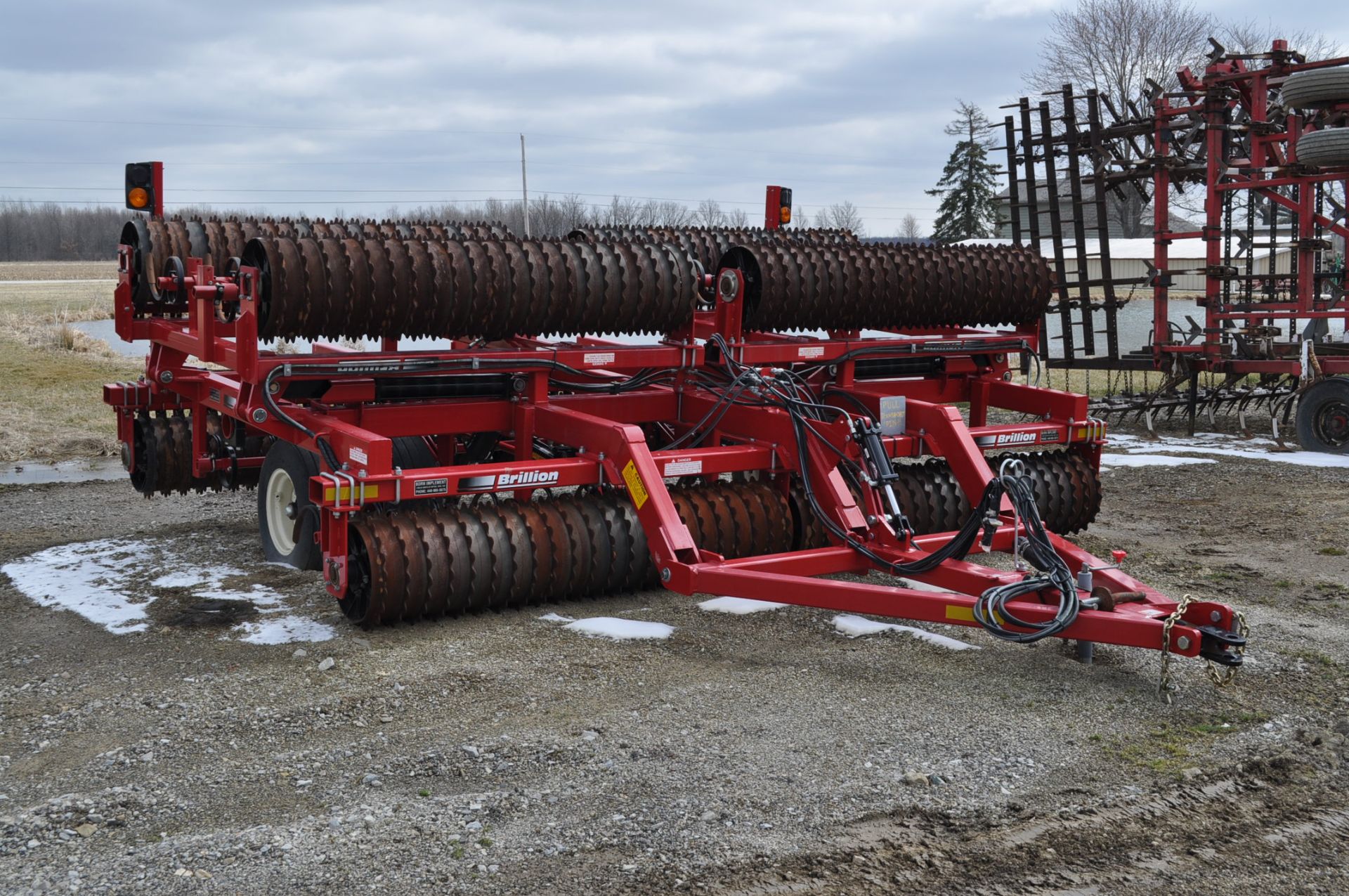 30’ Brillion cultimulcher, flat hyd fold, danish tine, lights, like new - Image 5 of 8