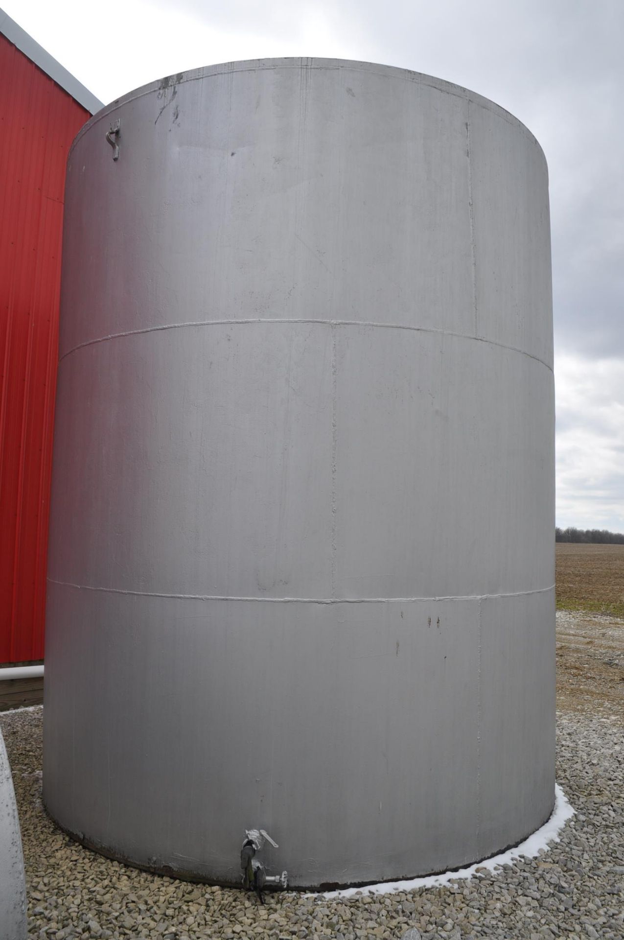 11,500 gal vertical steel tank - Image 4 of 4