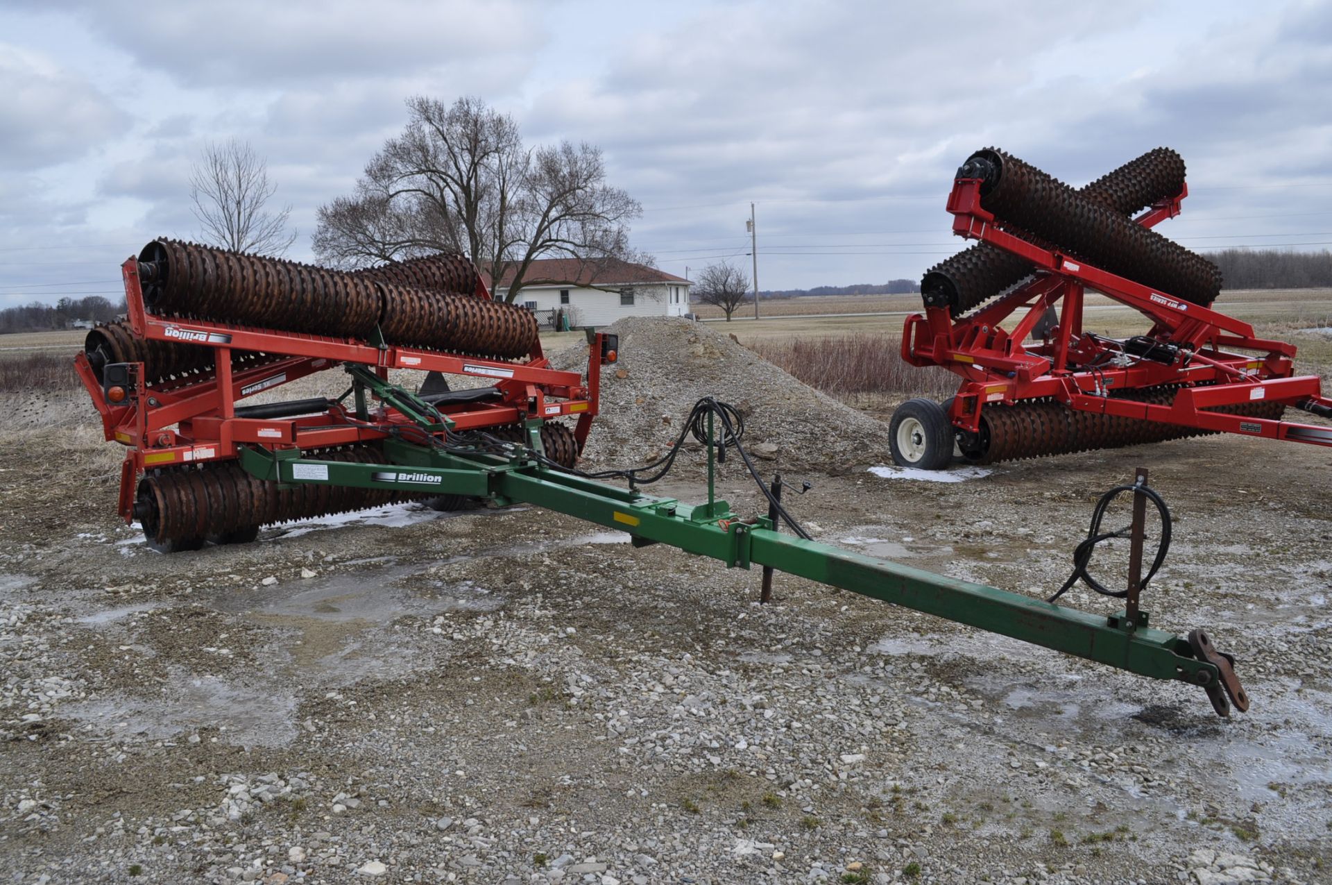 36’ Brillion XL packer, X-fold, notched solid wheels, hyd fold, hyd raise - Image 6 of 11