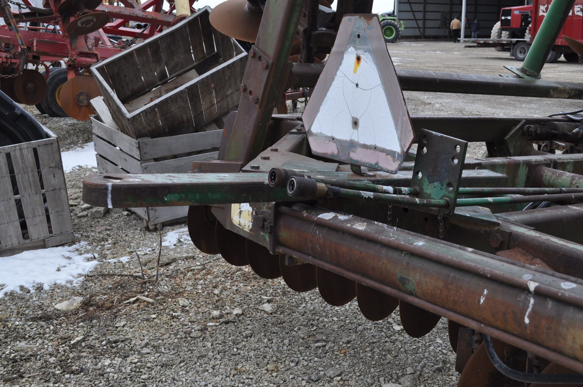 30’ John Deere 330 disc, 9” spacing, hyd fold, rear hitch - Image 11 of 12