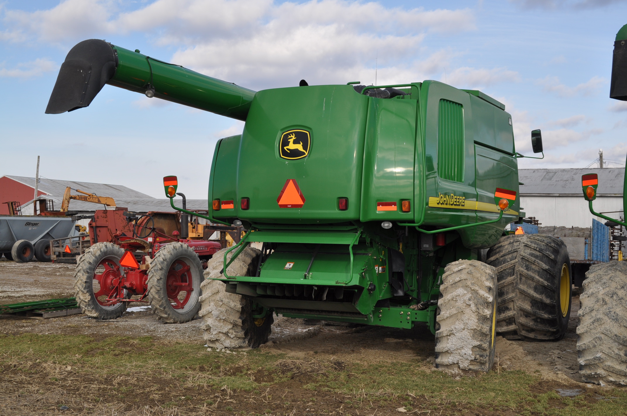John Deere 9760 combine, 4x4, 2836 eng, 1913 sep, XL unload, yield