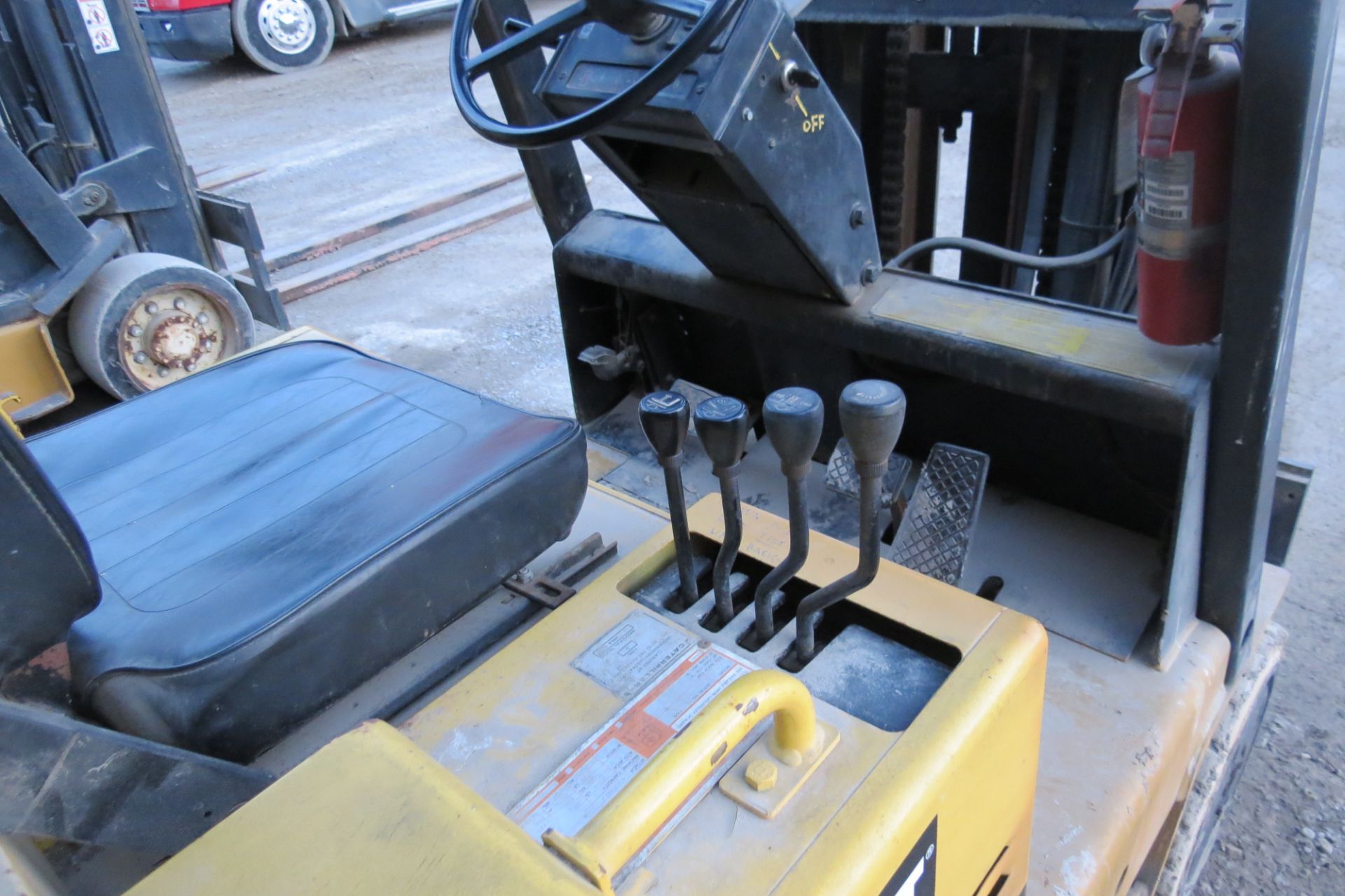 Cat GC25 forklift, 5000 lb cap, 3 stage mast, solid tires, LP, sideshift, sells with LP tank - Image 6 of 10