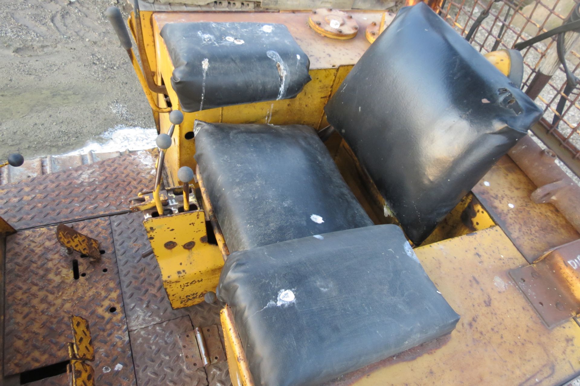 Case 850 dozer, 5403 hrs, 9’ 6 way blade, 16” tracks, SN 7073121 - Image 14 of 16