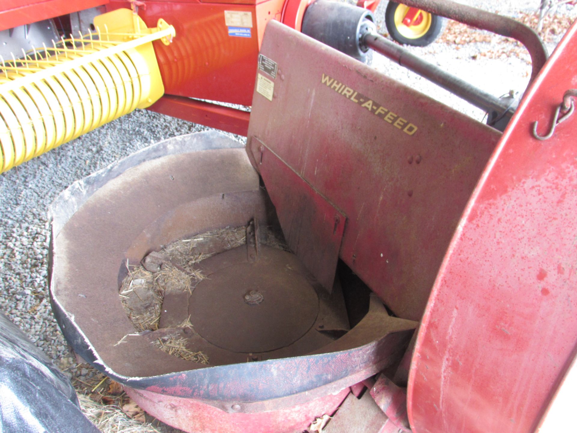 New Holland 28 silage blower, 540 pto, whirl-a-feed, Jeff Boike Hillsboro, OHIO (937)763-7149 - Image 3 of 7