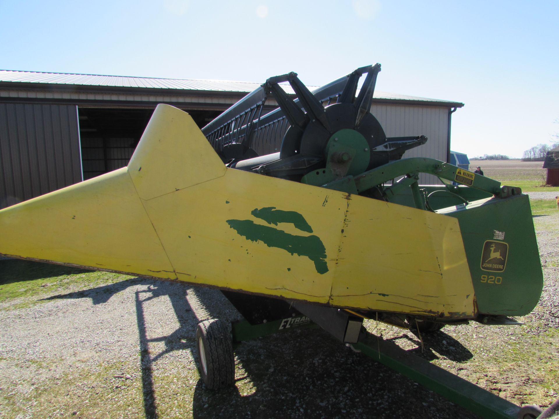 John Deere 920 platform, steel dividers, good poly, Wayne Murphy  Wilmington, Ohio (937) 725-7853