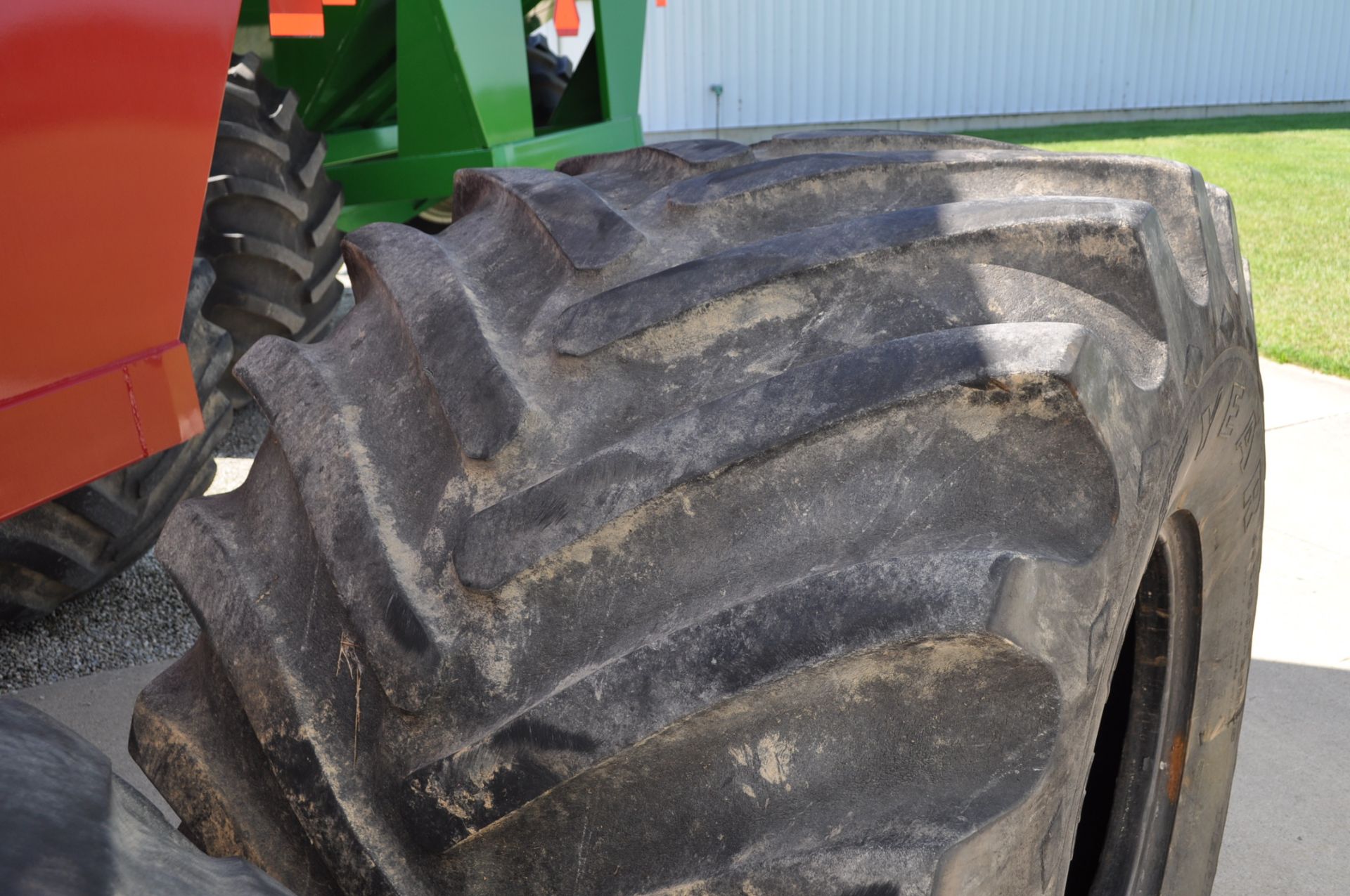 J&M 750 Grain cart, scales, 66X43.00-25 tires, 1,000 PTO, tarp, hyd spout slider - Image 13 of 13