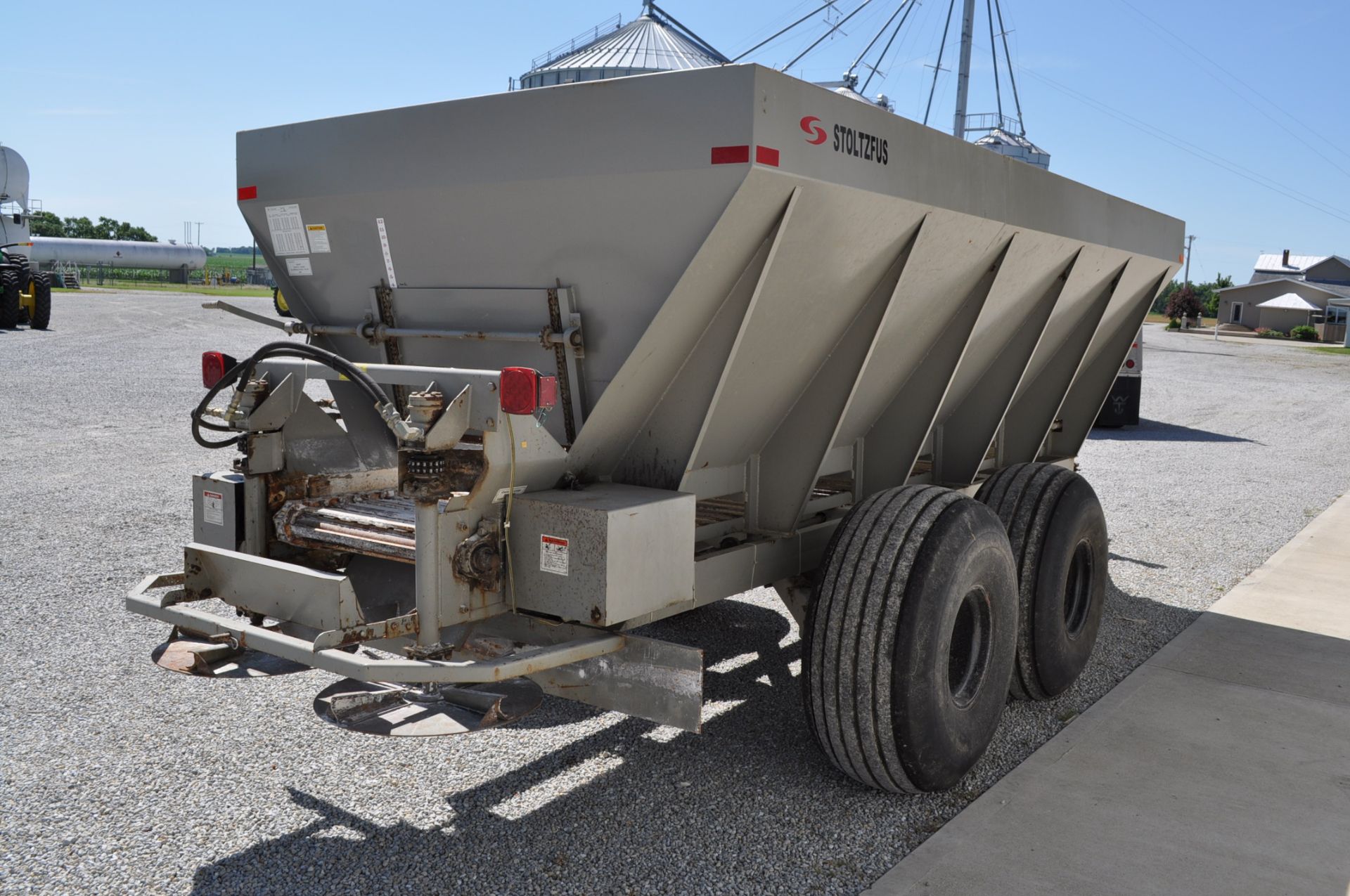 Stoltzfus pull type spreader, Model TV3WH16HX, PTO drive 30in chain web with bar every other link, - Image 5 of 7