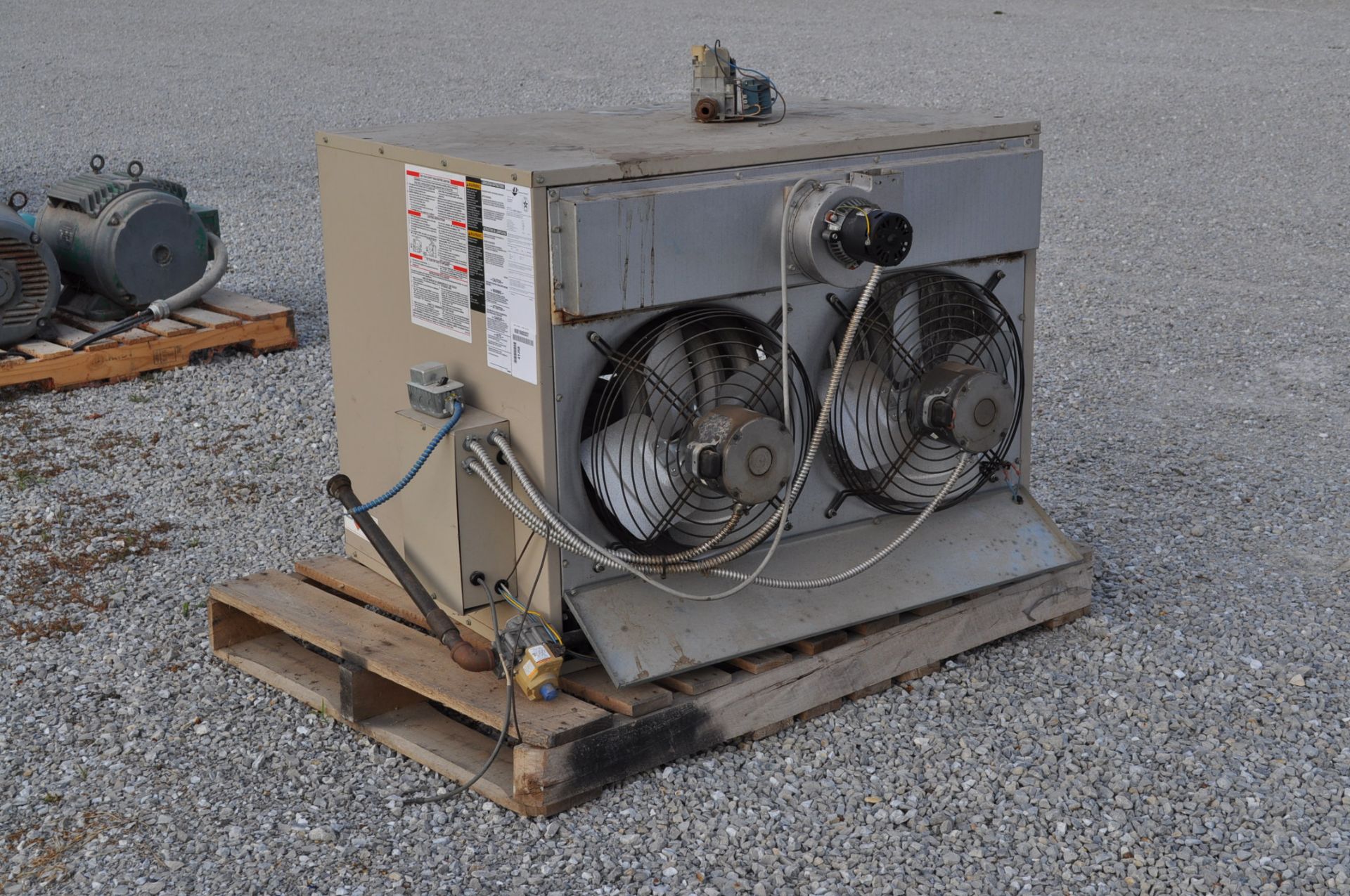 Forced air heater, LP or NG, 184,000 mbtu - Image 4 of 8