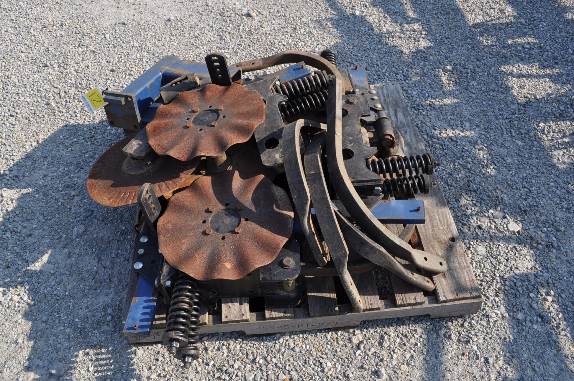 NH3 shanks and coulter parts - Image 2 of 4