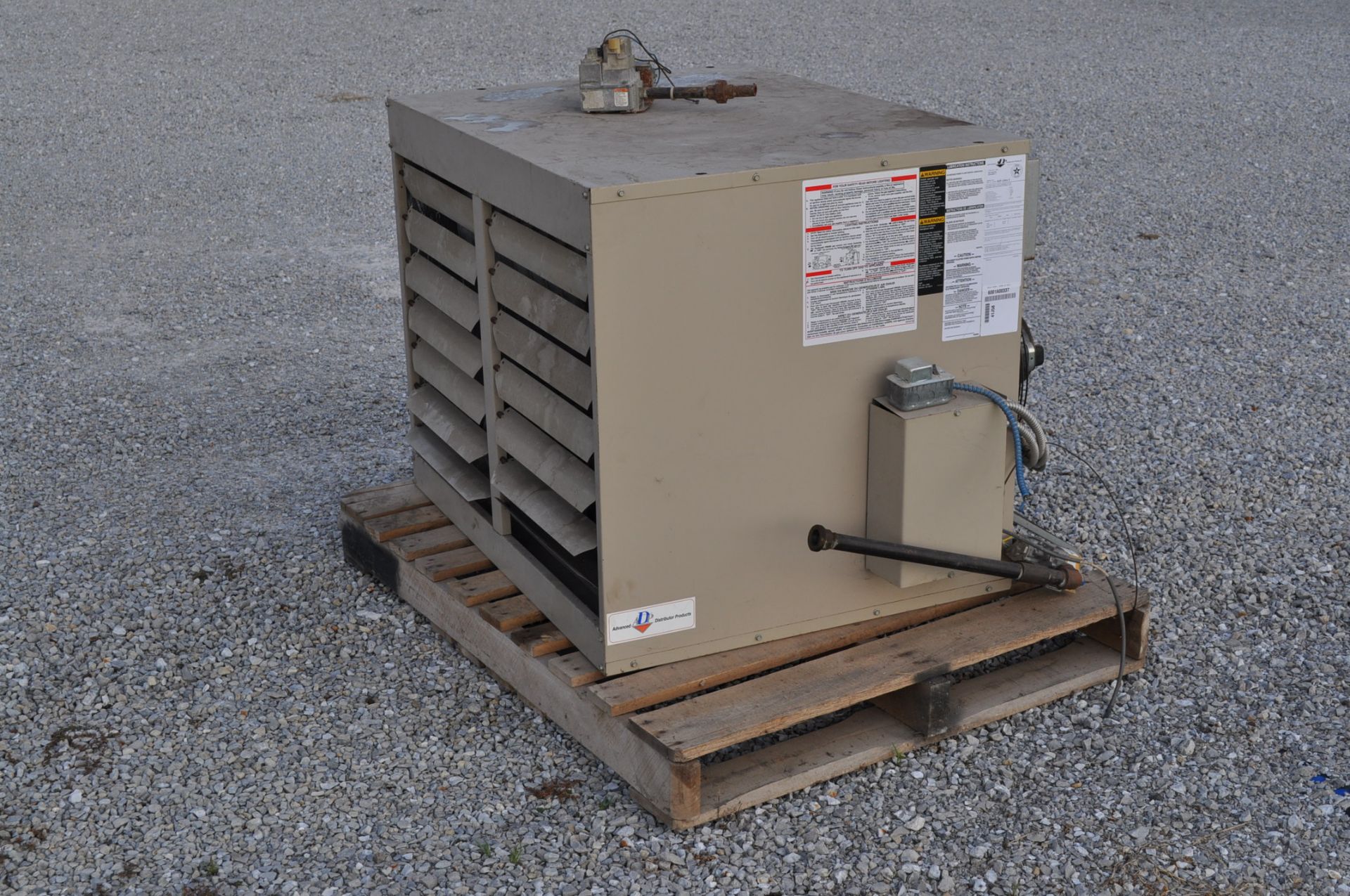 Forced air heater, LP or NG, 184,000 mbtu - Image 3 of 8