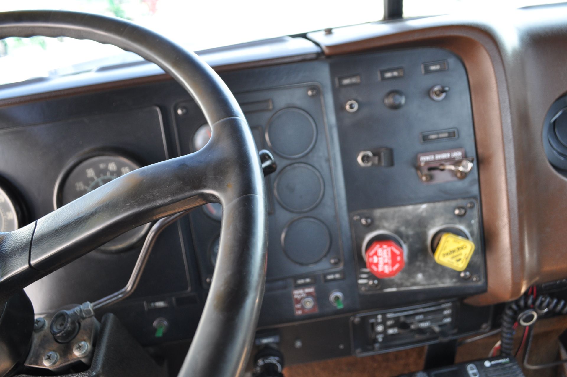 1987 International 9300 daycab semi truck, CAT 3406 mechanical, Eaton 9 sp, 179in WB, twin screw, - Image 20 of 21