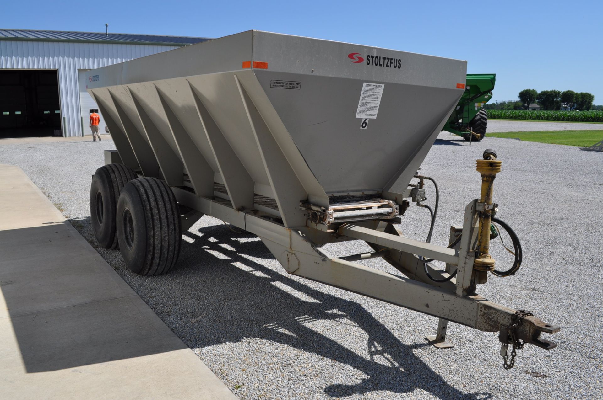 Stoltzfus pull type spreader, Model TV3WH16HX, PTO drive 30in chain web with bar every other link, - Image 6 of 7
