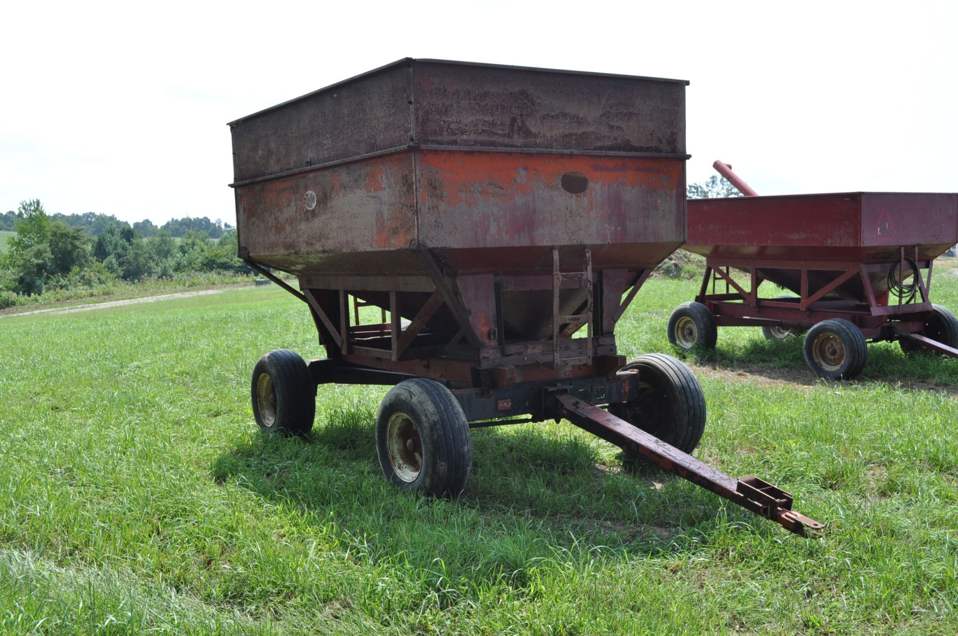 250 bu gravity wagon, Ed Johnson - Jackson, Ohio (740) 988-0813 - Image 4 of 11