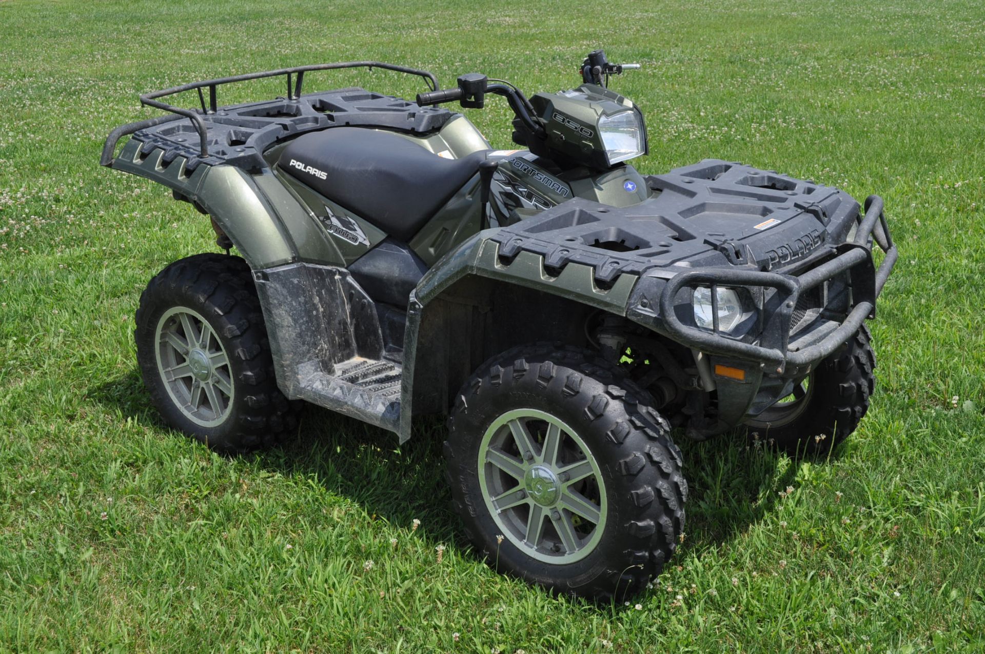 Polaris Sportsman XP ATV, 4x4, power steering, 26x10-14 rear, 26x8-14 front, 1,359 miles, 111 hrs, - Bild 4 aus 11