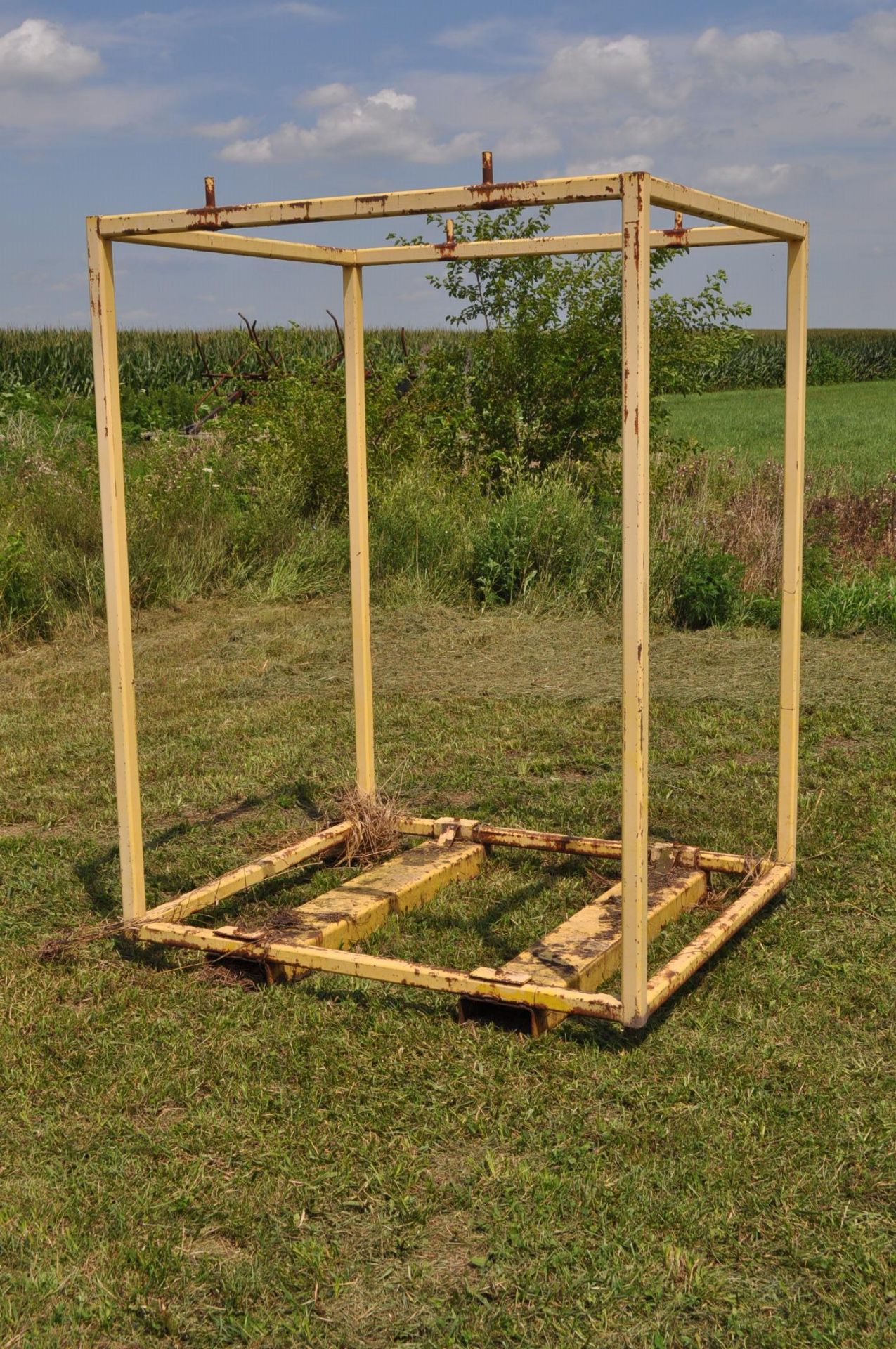 Mini bulk bag stand, Walters Farm Bob & Linda Wright - Jeffersonville, OH (740) 572-3038