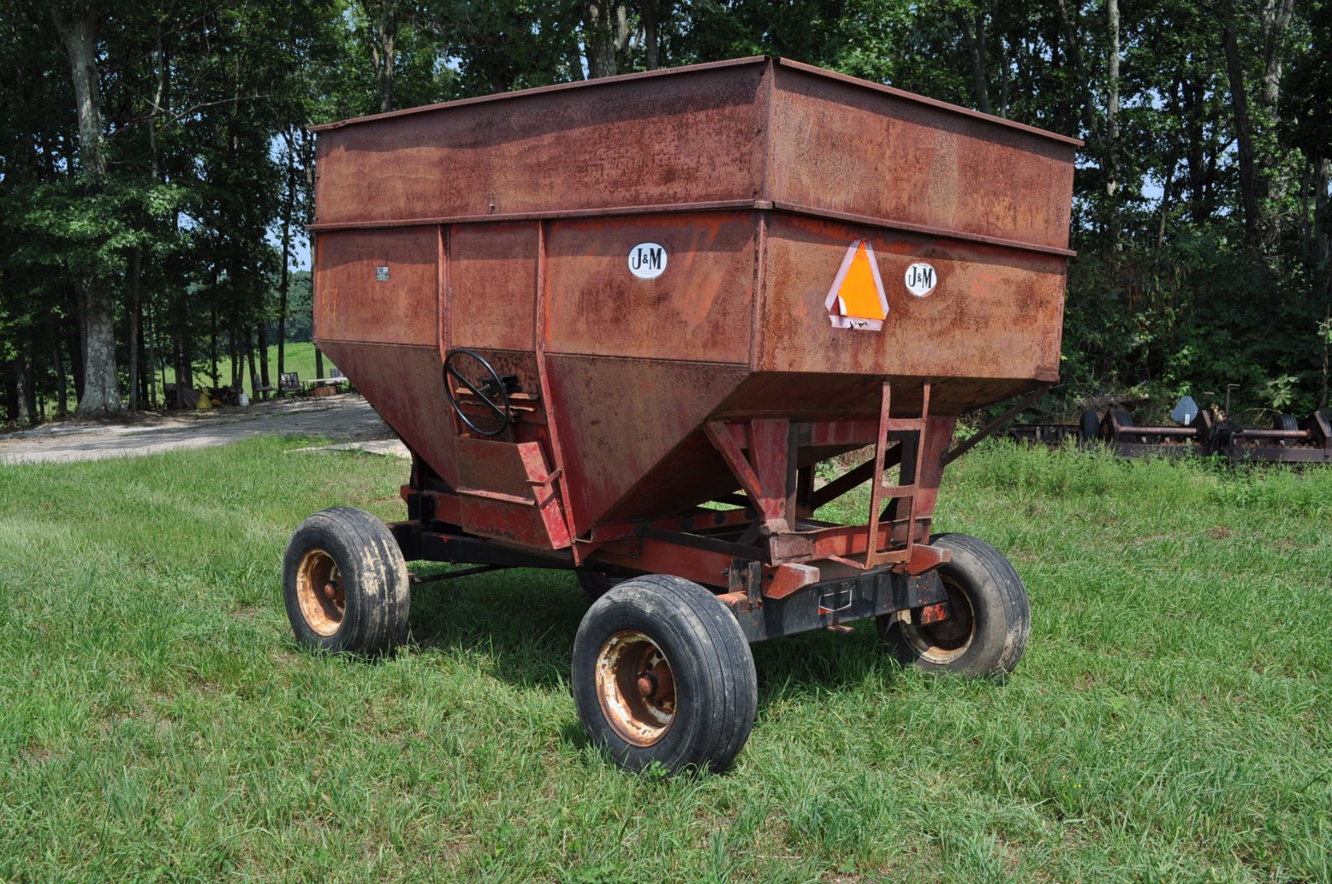 250 bu gravity wagon, Ed Johnson - Jackson, Ohio (740) 988-0813 - Image 2 of 11