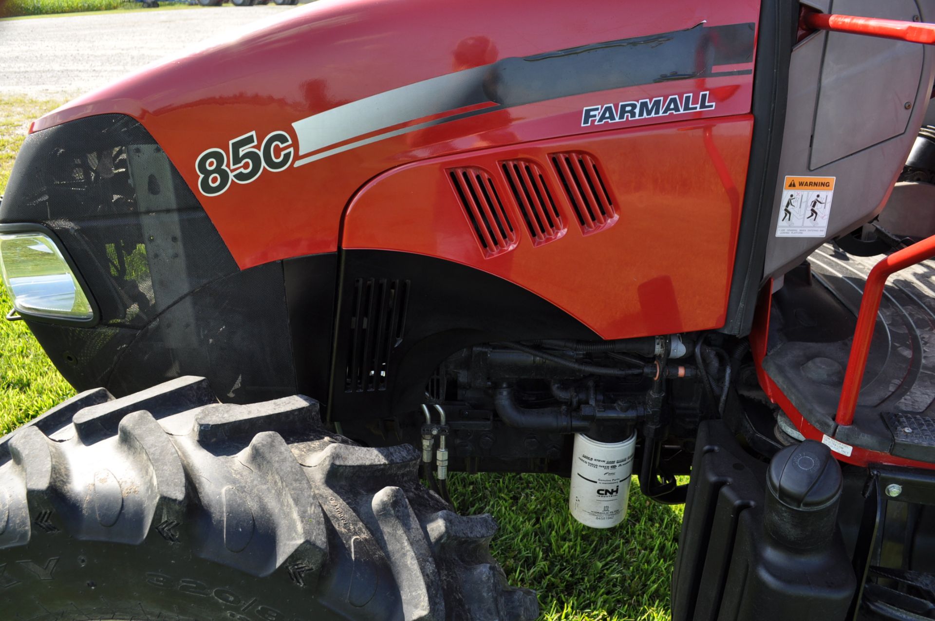 Case IH 85c Farmall tractor, MFWD, 460/85R30 rear, 320/85R24 front, 1 hyd rem, 540 PTO, 3 pt, - Bild 13 aus 16