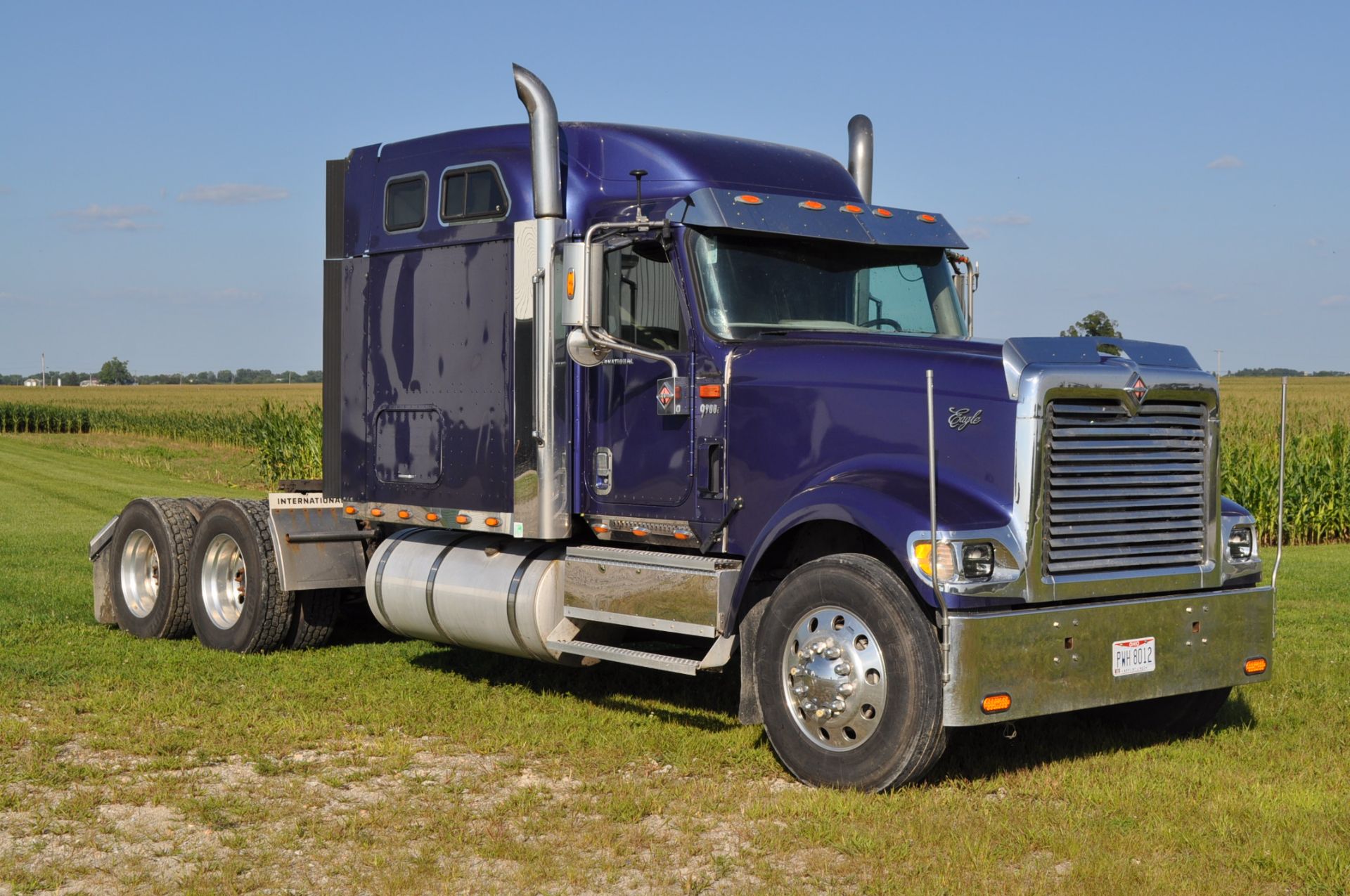 2007 International 9900i semi truck, Cat C-15, Eaton 13 spd, engine brake, 11R24.5 tires, alum