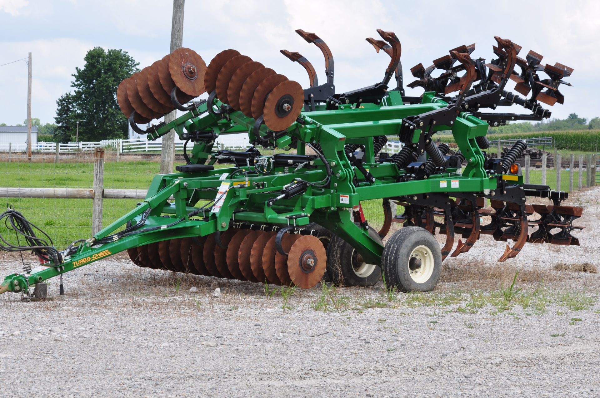 2013 Great Plains TCN5313 Turbo Chisel, 13 shank, spring re-set, 15inch spacing, narrow transport,