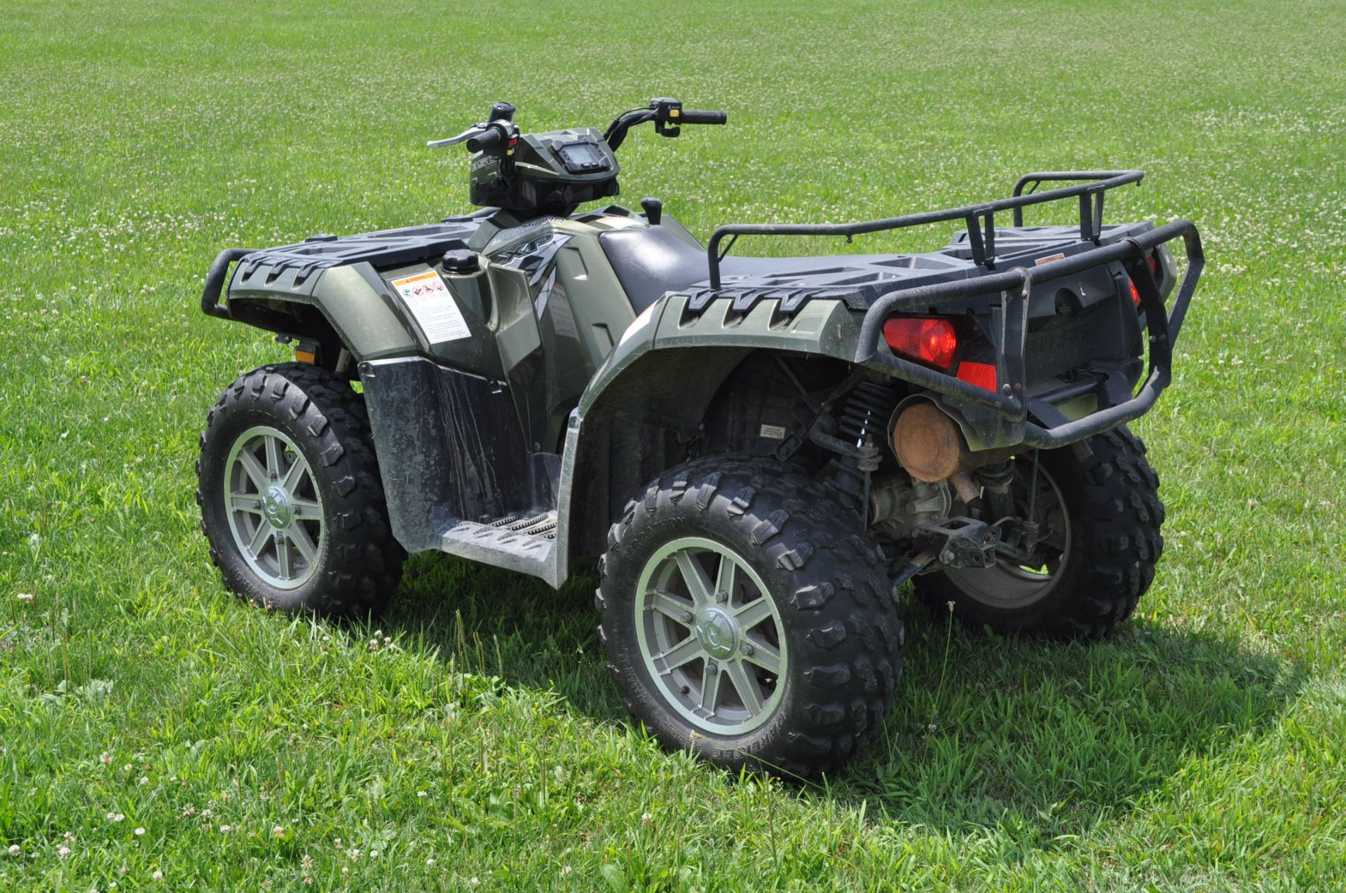 Polaris Sportsman XP ATV, 4x4, power steering, 26x10-14 rear, 26x8-14 front, 1,359 miles, 111 hrs, - Bild 2 aus 11