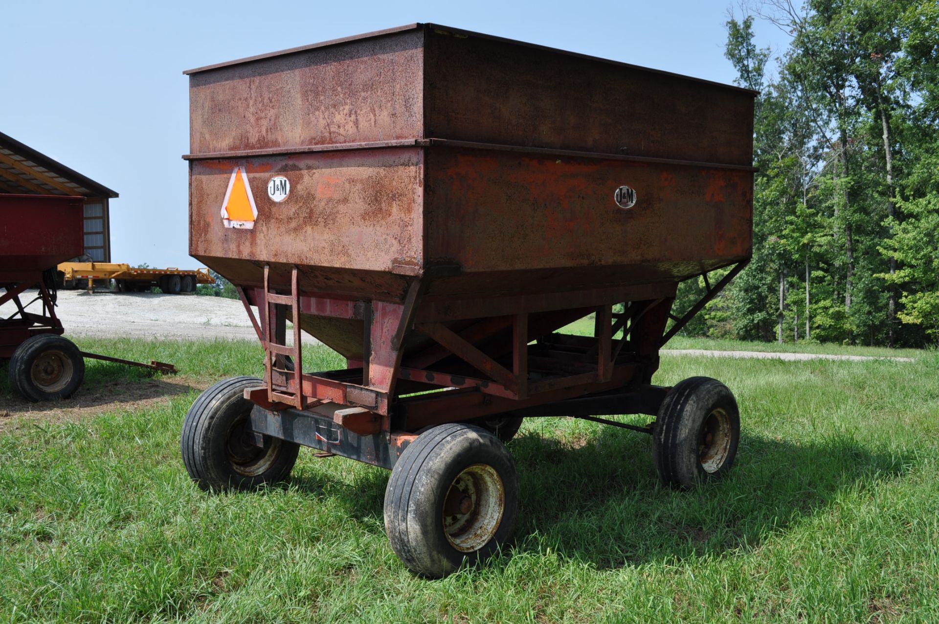 250 bu gravity wagon, Ed Johnson - Jackson, Ohio (740) 988-0813 - Image 3 of 11