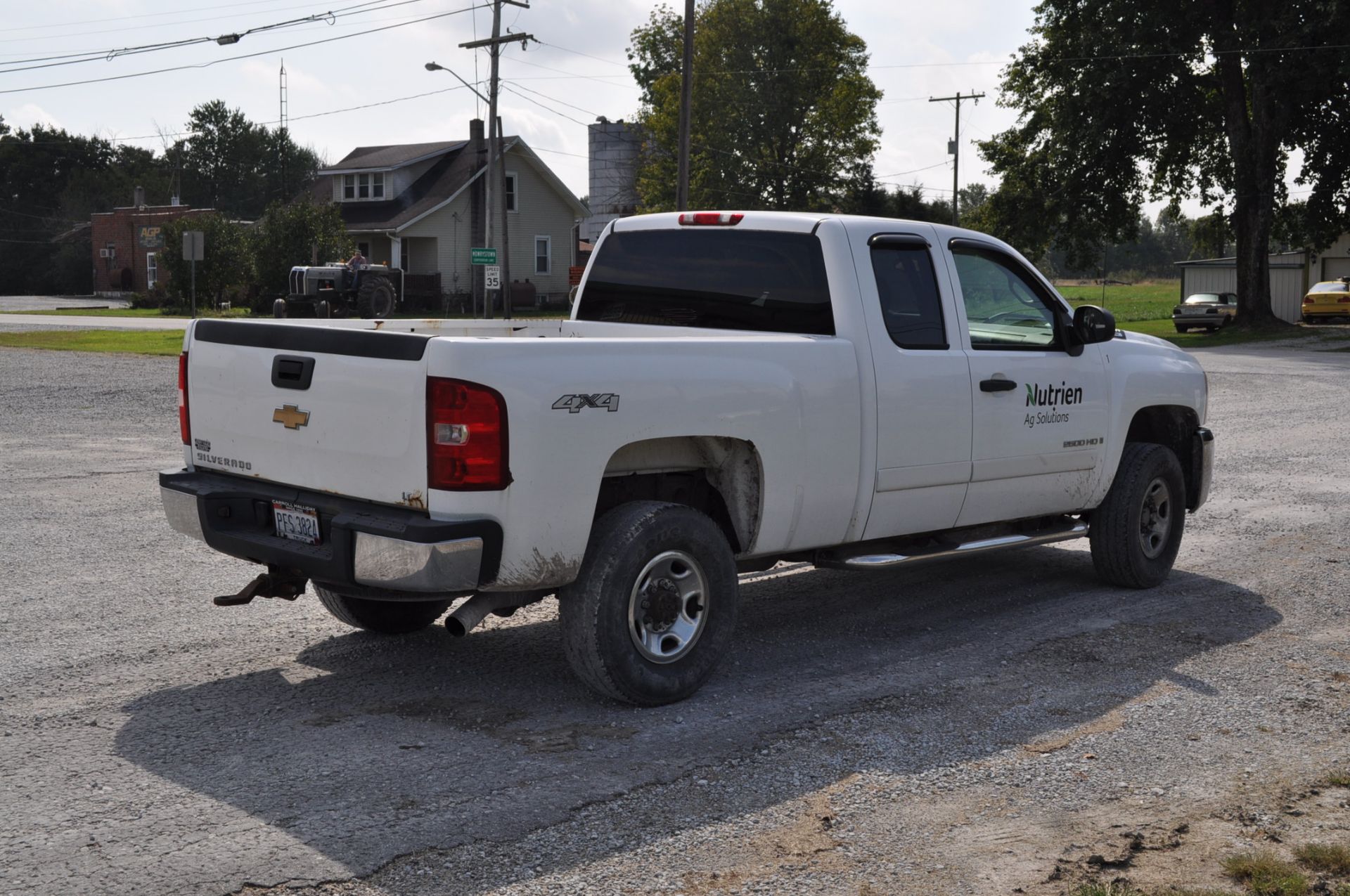 2007 Chevy 2500HD, 4x4 short bed, ext cab, gas V-8, Auto, electric brake controller, 265/75R16, - Image 3 of 13